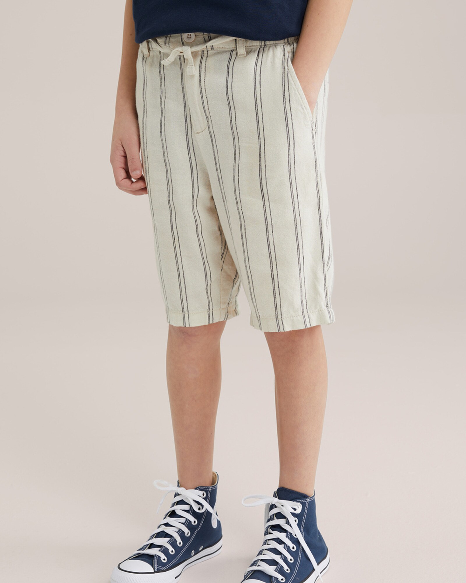 WE Fashion Nadrág  elefántcsont / fekete termék 2. képe