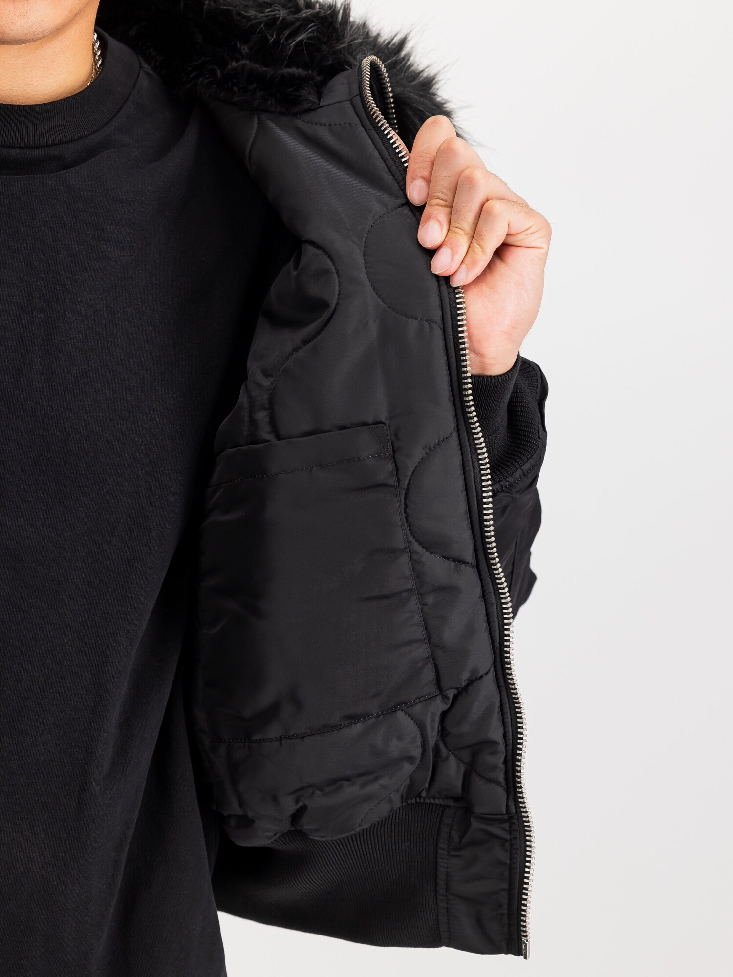 ALPHA INDUSTRIES Chaqueta de invierno '45P' negro / blanco – imagen 4