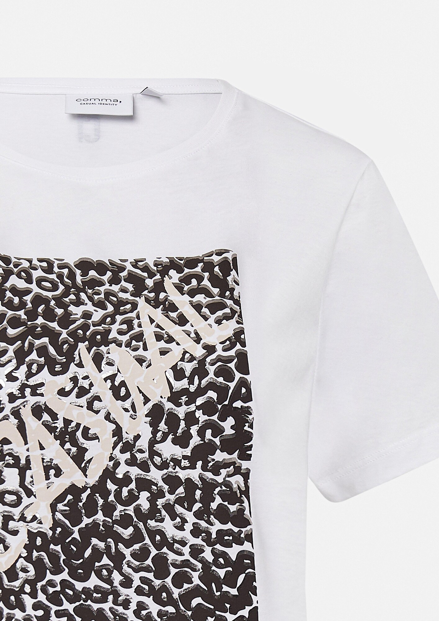 Thumbnail - comma casual identity T-Shirt