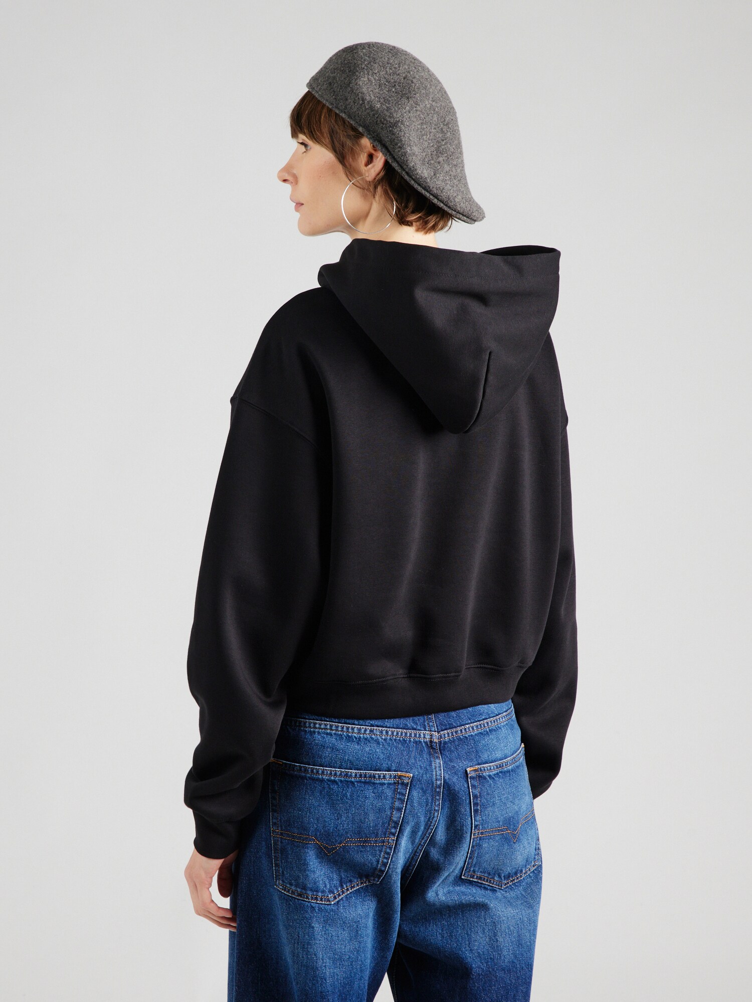 ALPHA INDUSTRIES Mikina čierna / biela (obrázok 4)