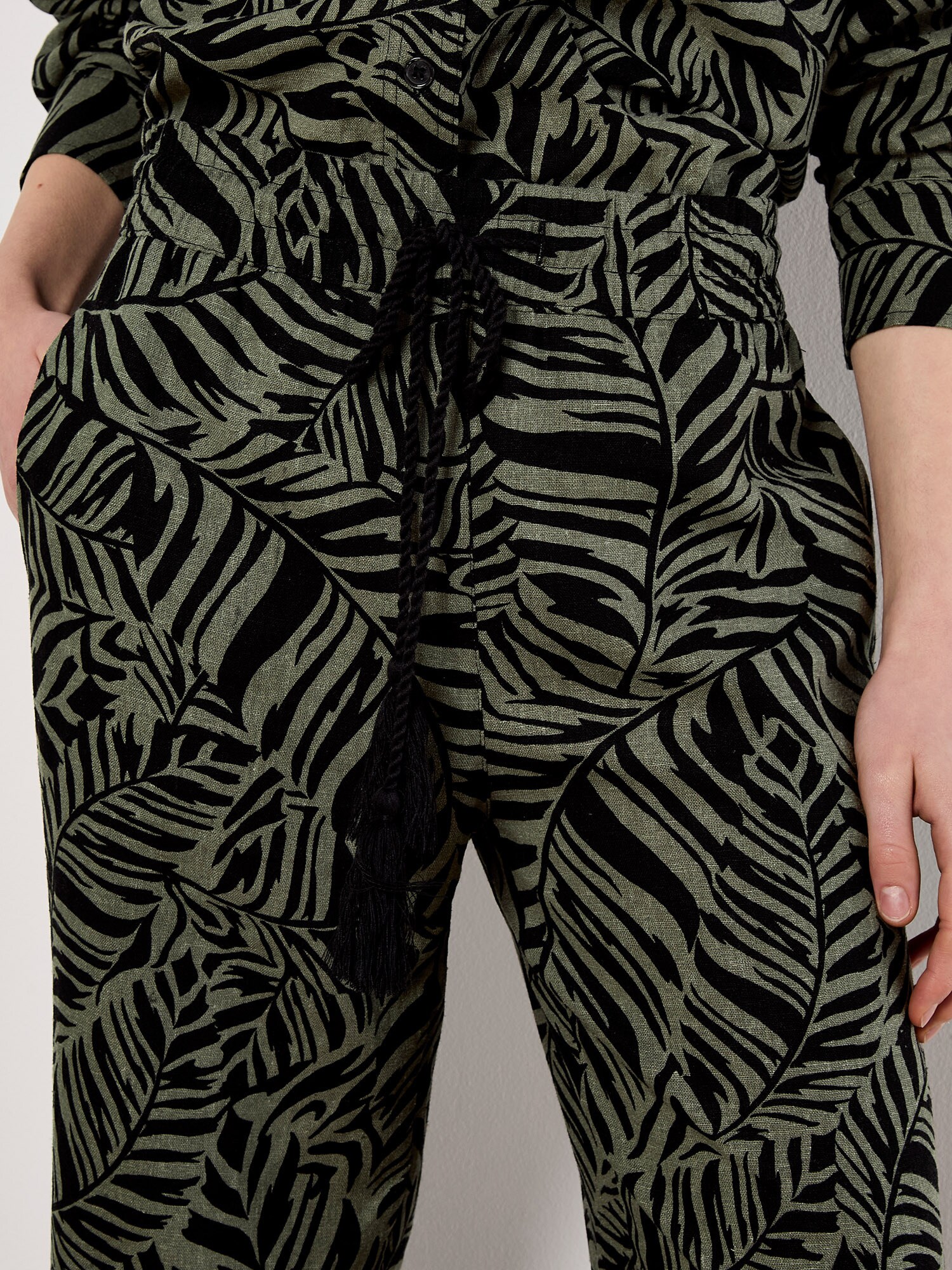 Thumbnail - Apricot Leaf Linen Blend Wide Leg Trousers