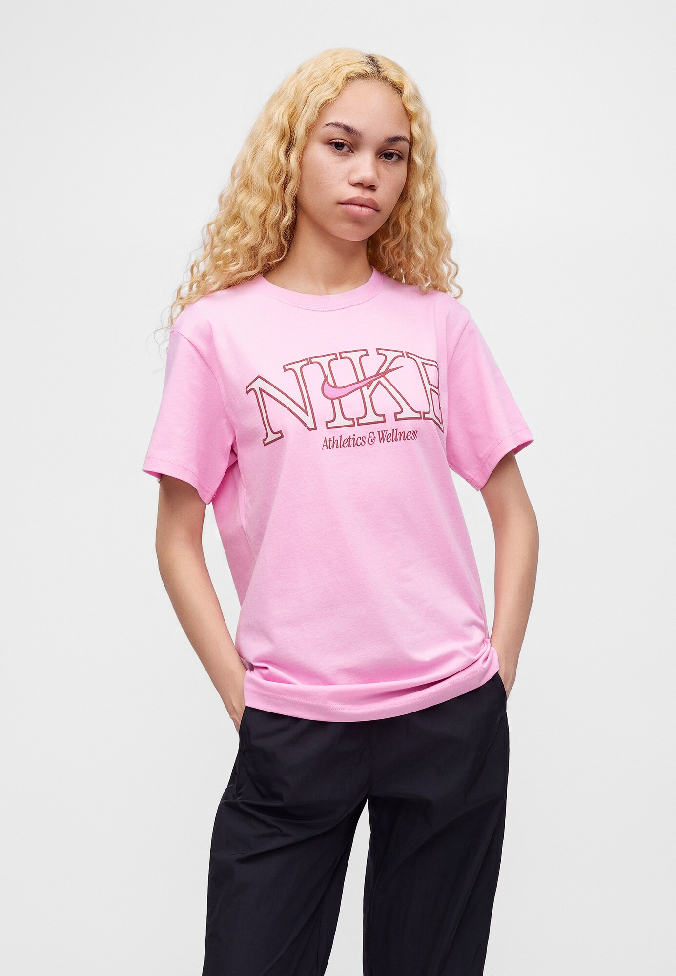Nike Sportswear Camiseta 'CLSC' altrosa / rojo / blanco – imagen 3