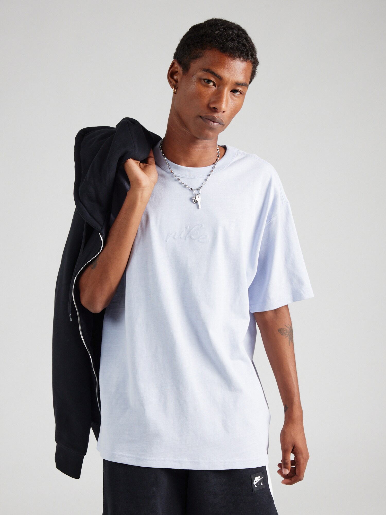 Nike Sportswear Tričko 'ESS' svetlosivá (obrázok 5)