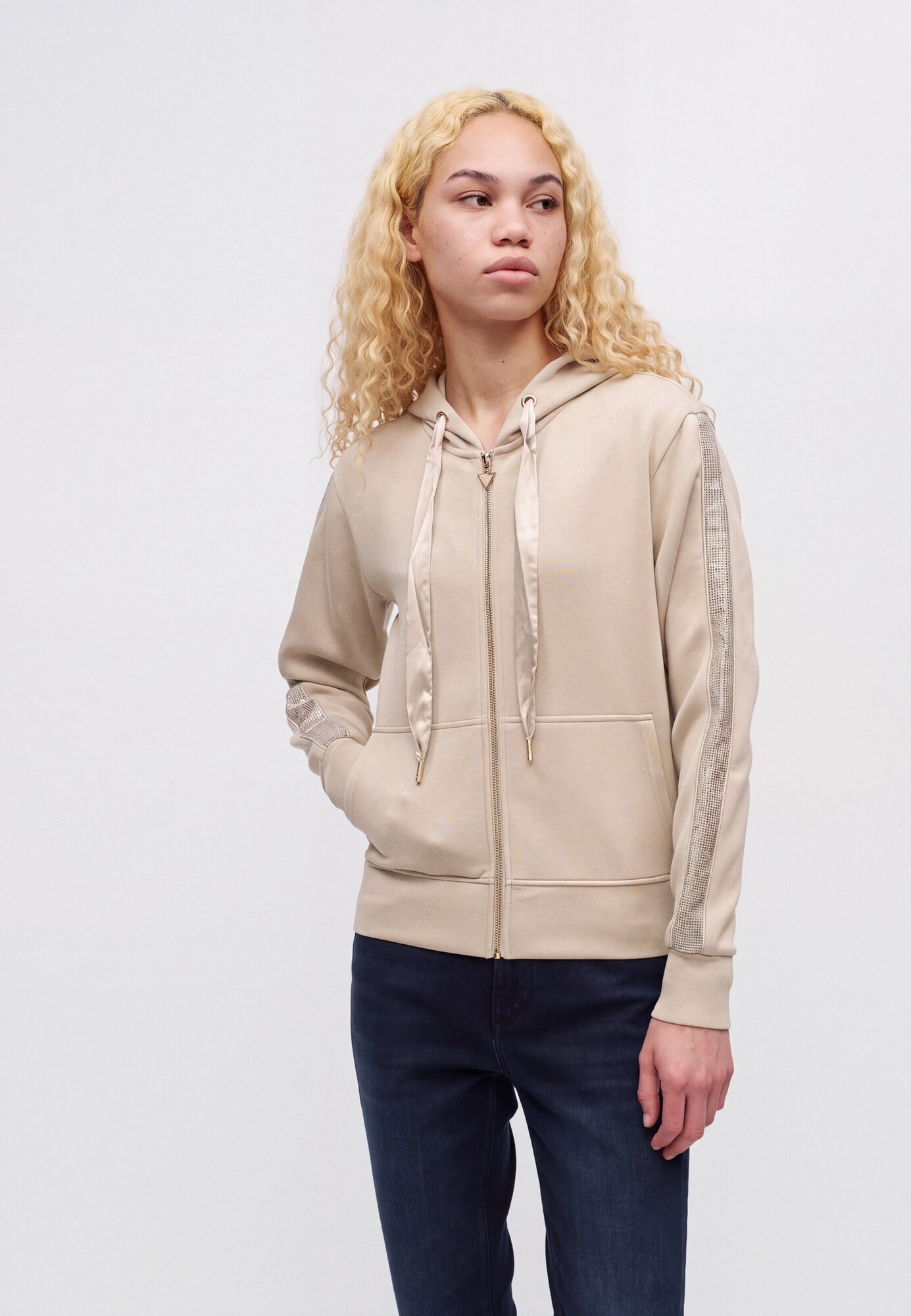 GUESS Sudadera con cremallera 'VICTOIRE'  beige – imagen 4