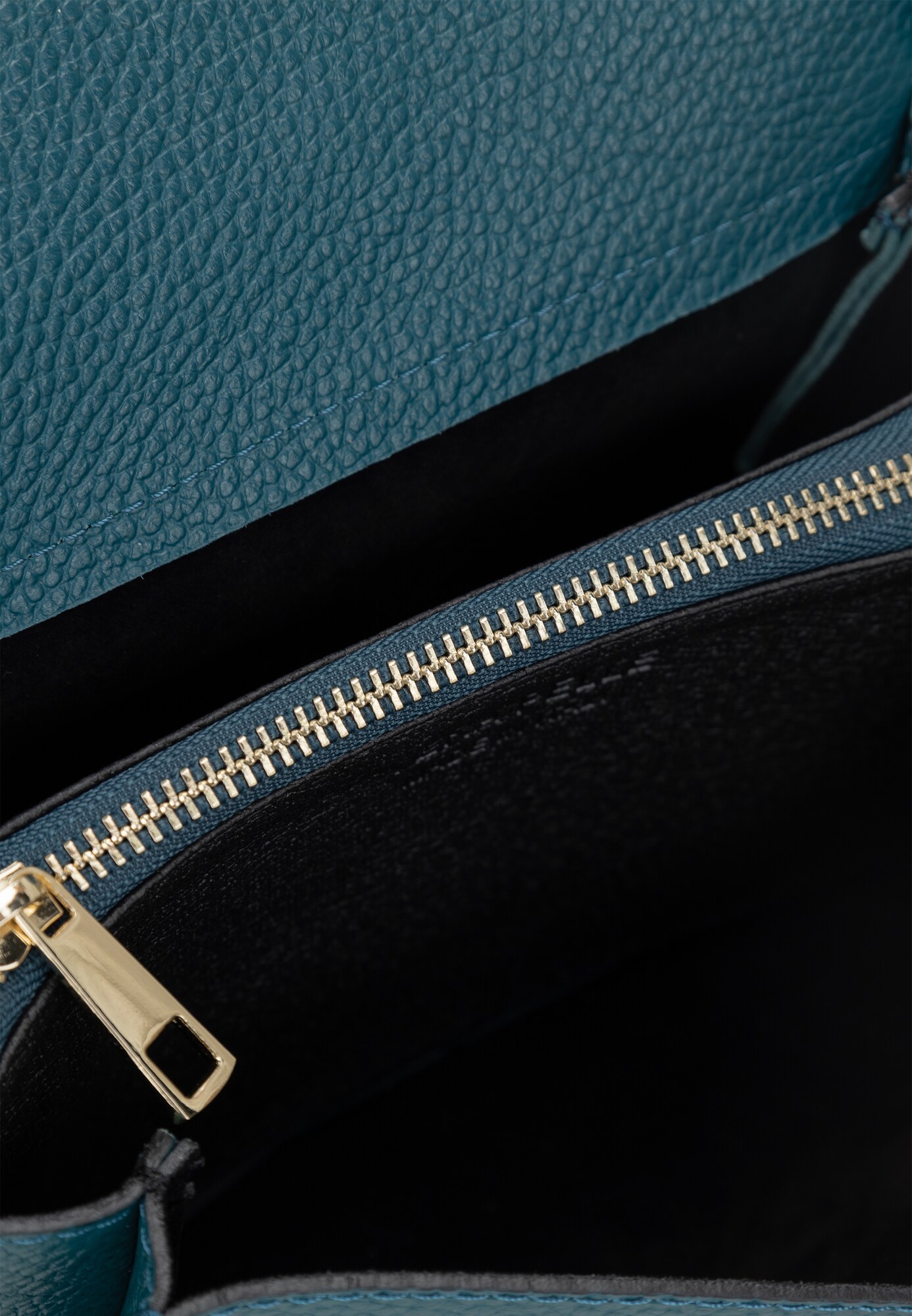 Thumbnail - Usha Clutch