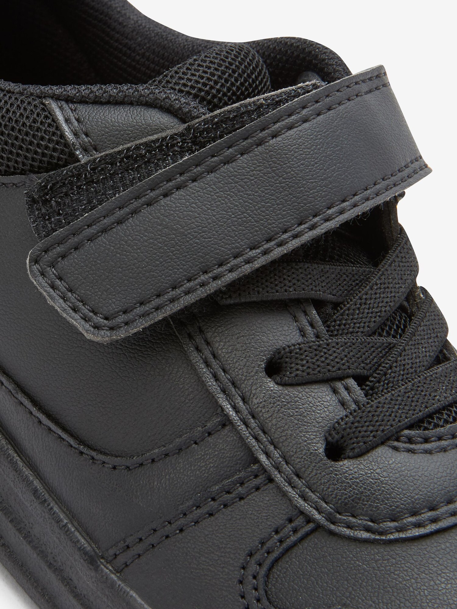 Thumbnail - Next Sneaker