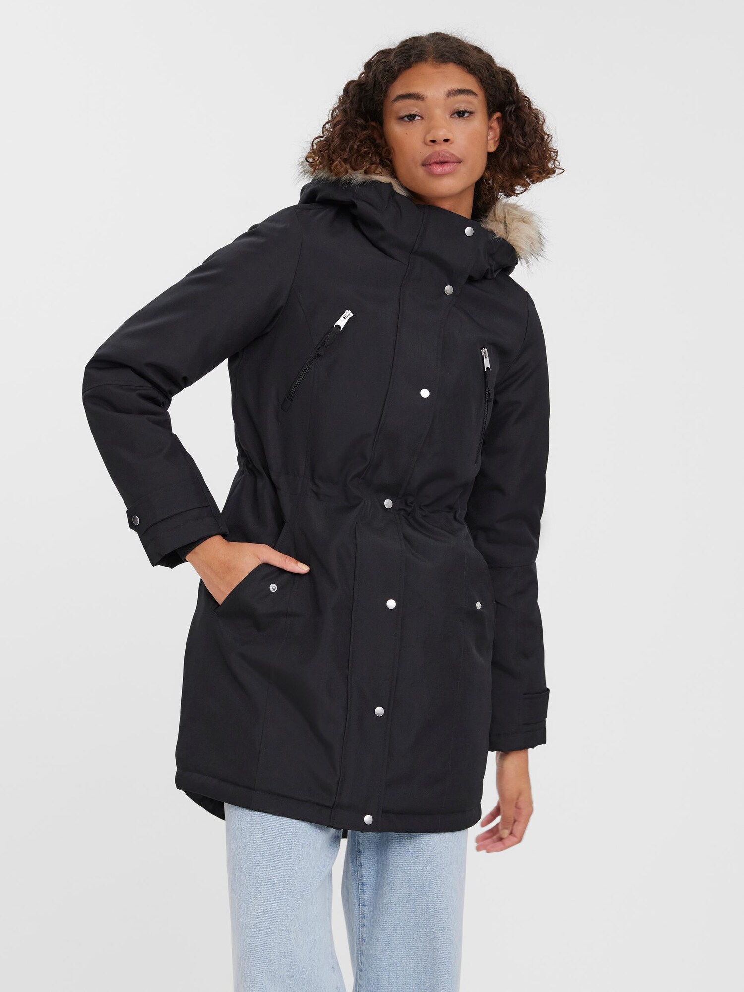 VERO MODA Téli parka 'Track'  fekete termék 2. képe