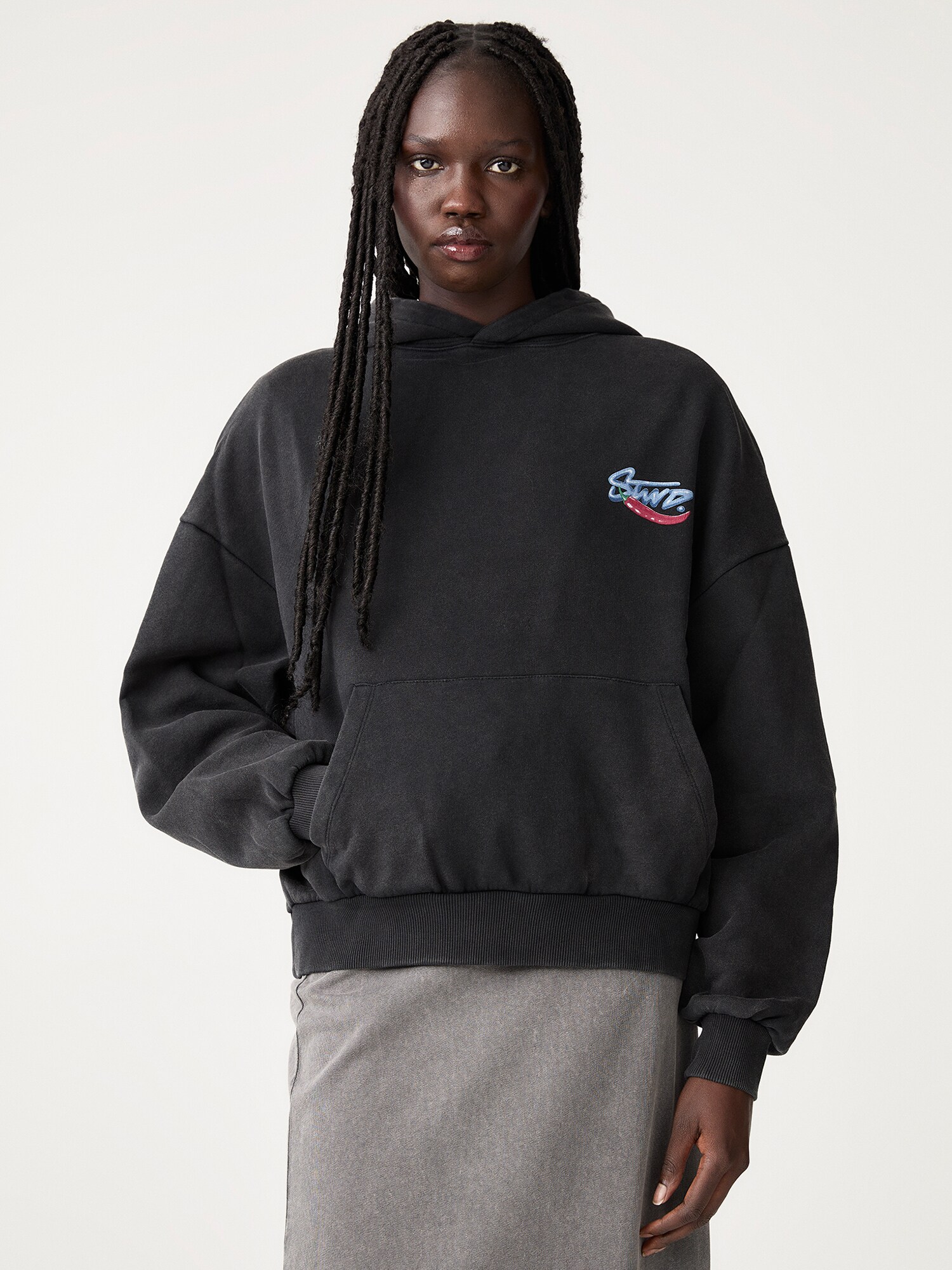 Pull&Bear Tréning póló  opál / antracit / zöld / cseresznyepiros termék 2. képe