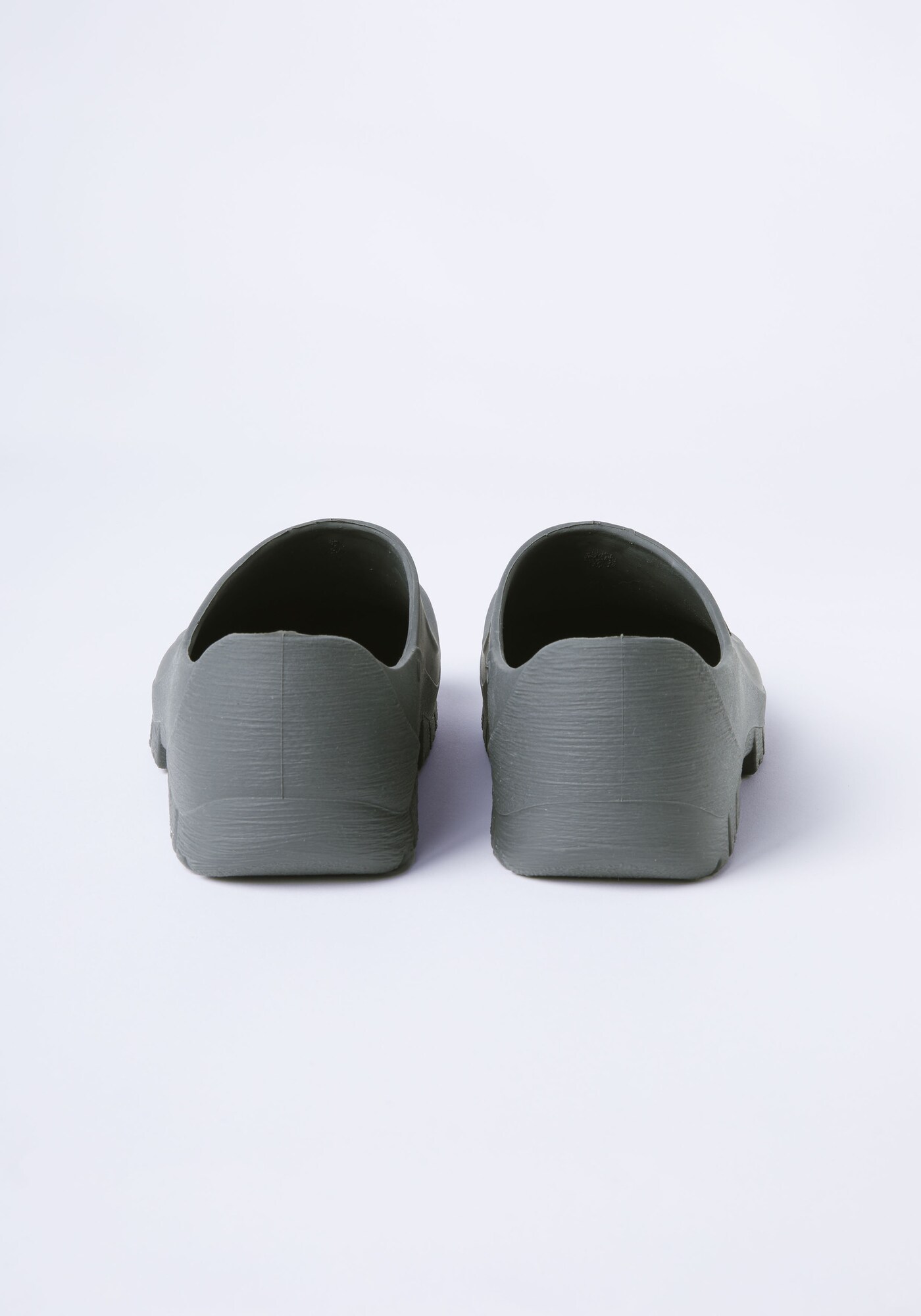 Thumbnail - Clogs