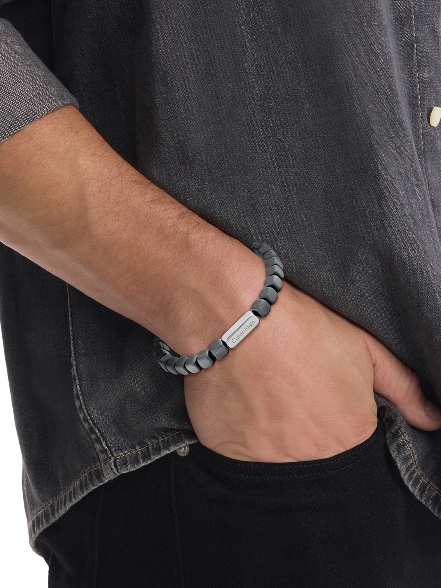 Calvin Klein Karkötő 'MODERN SQUARE'  grafit / ezüst termék 2. képe