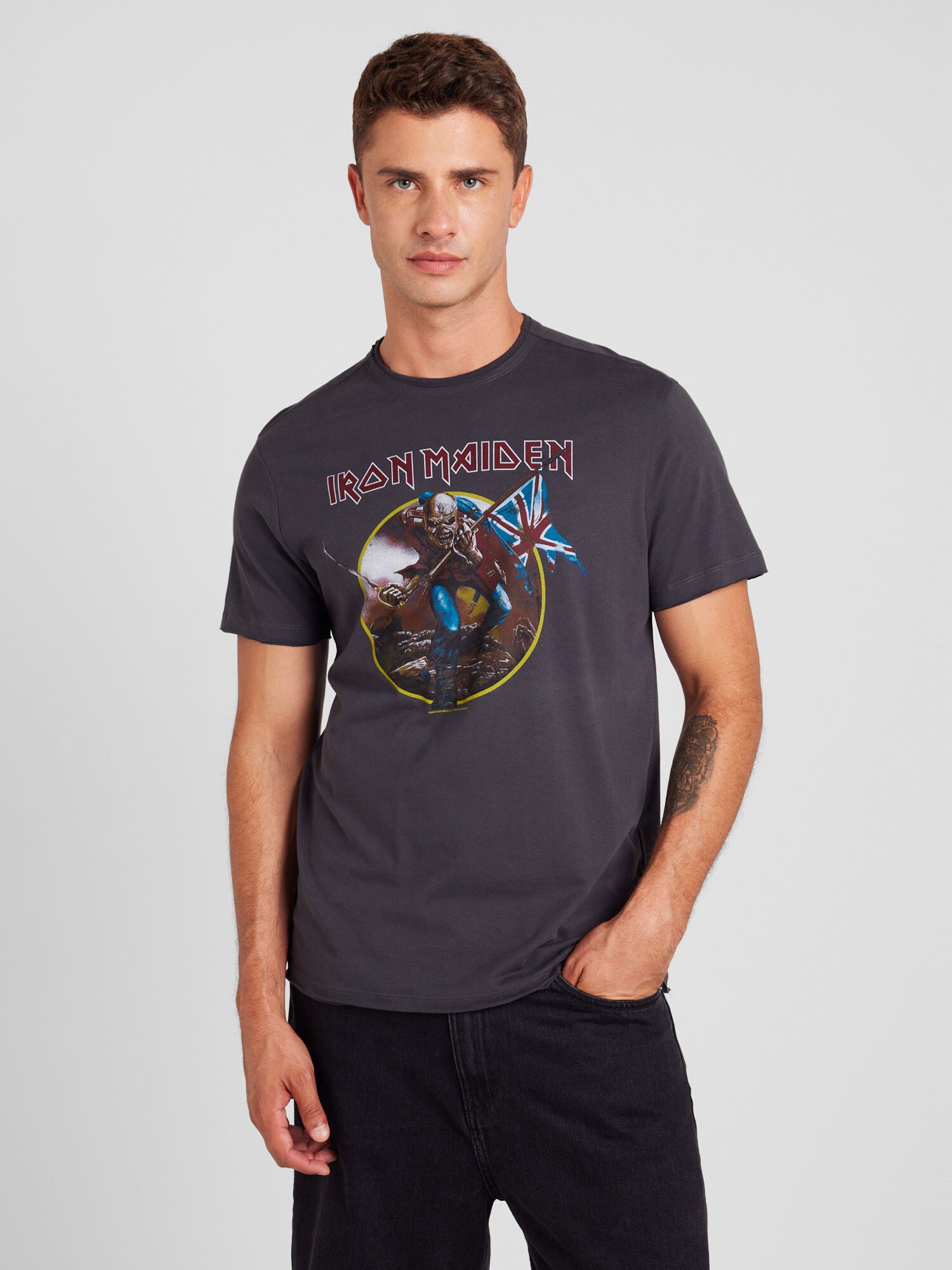 AMPLIFIED Póló 'Iron Maiden Trooper'  sárga / sötétszürke / rubinvörös / fehér termék 2. képe