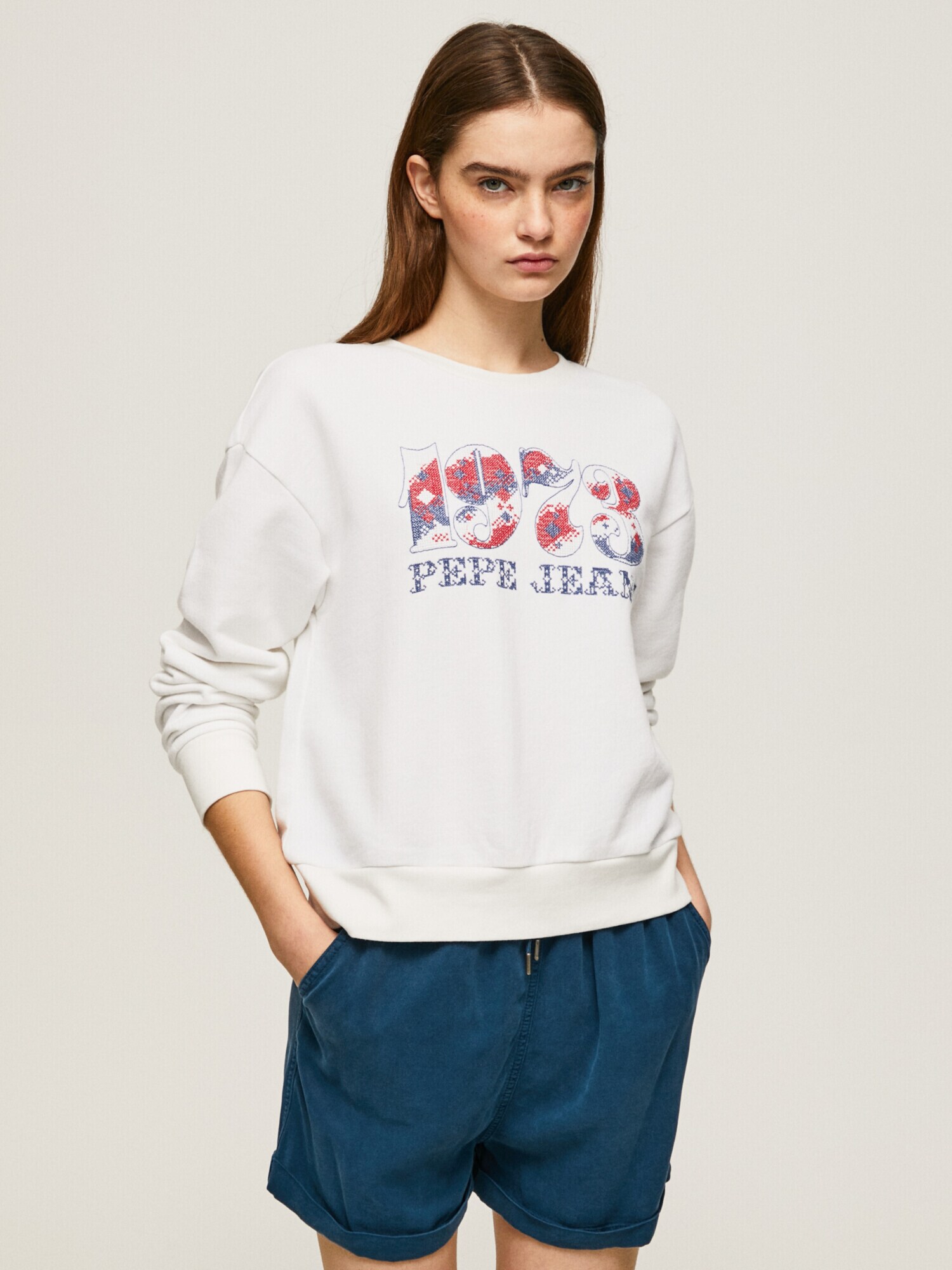 Pepe Jeans Tréning póló 'Nya'  füstkék / sötétvörös / fehér termék 2. képe
