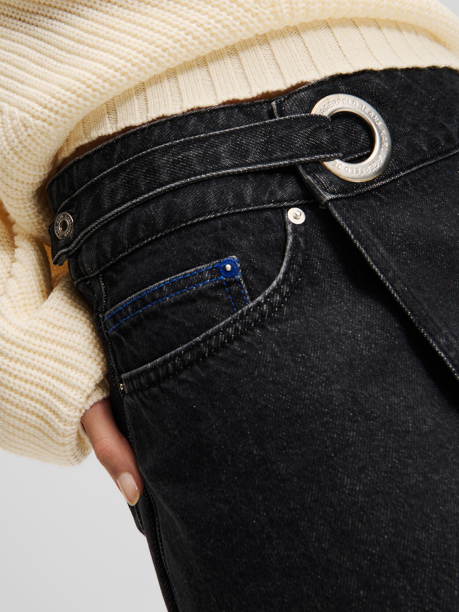 Thumbnail - Rock ' Eyelet '