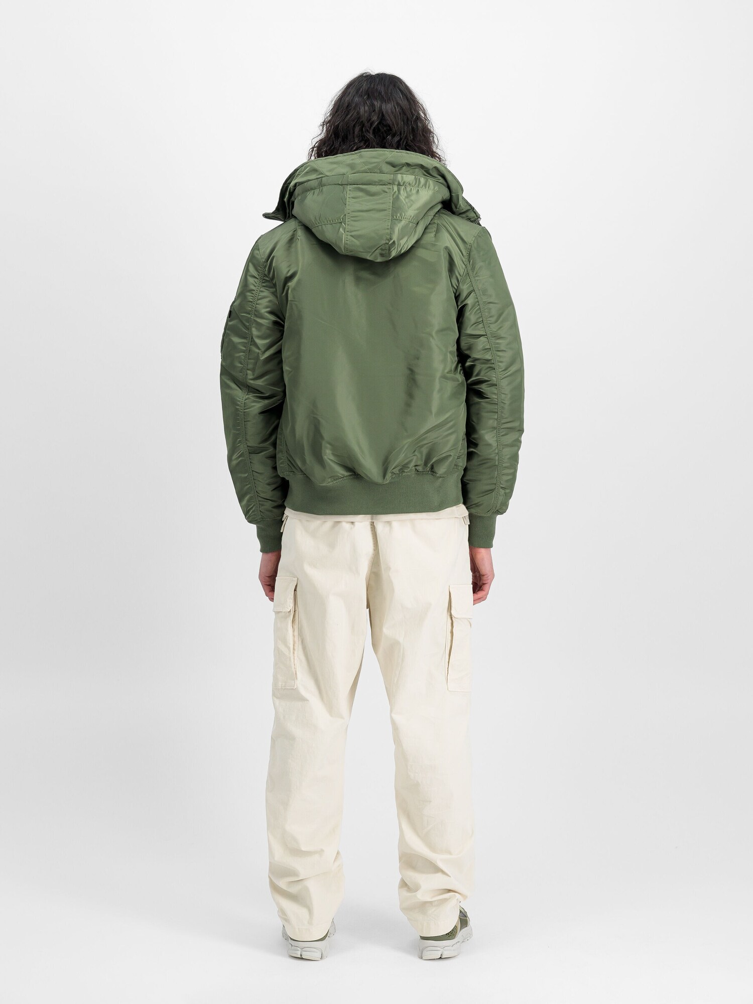 ALPHA INDUSTRIES Chaqueta de invierno 'Ma-1'  verde – imagen 4