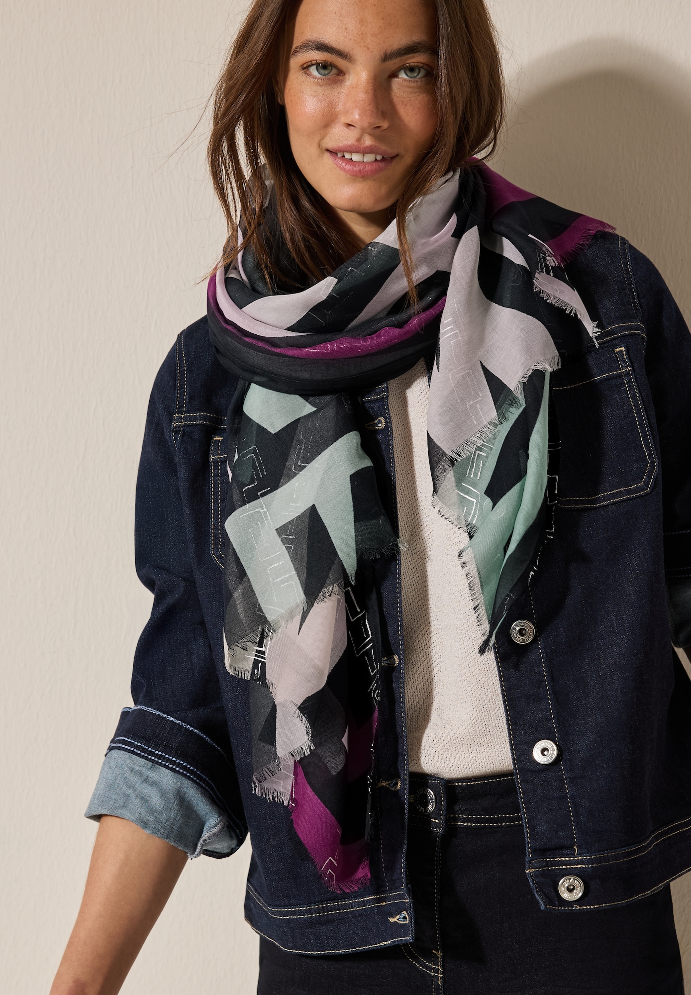 Thumbnail - CECIL Schal