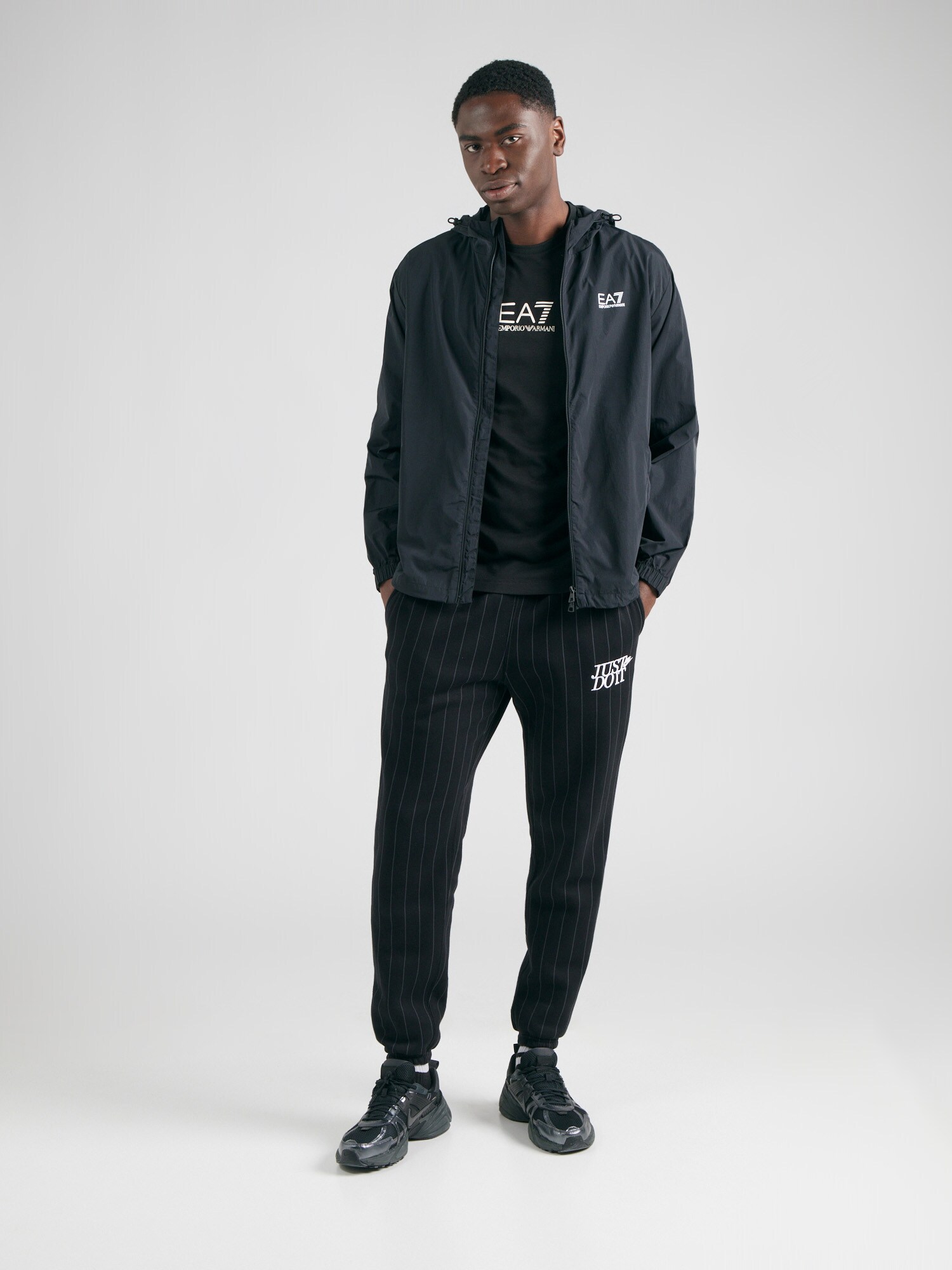 EA7 Emporio Armani Camiseta negro / blanco – imagen 20