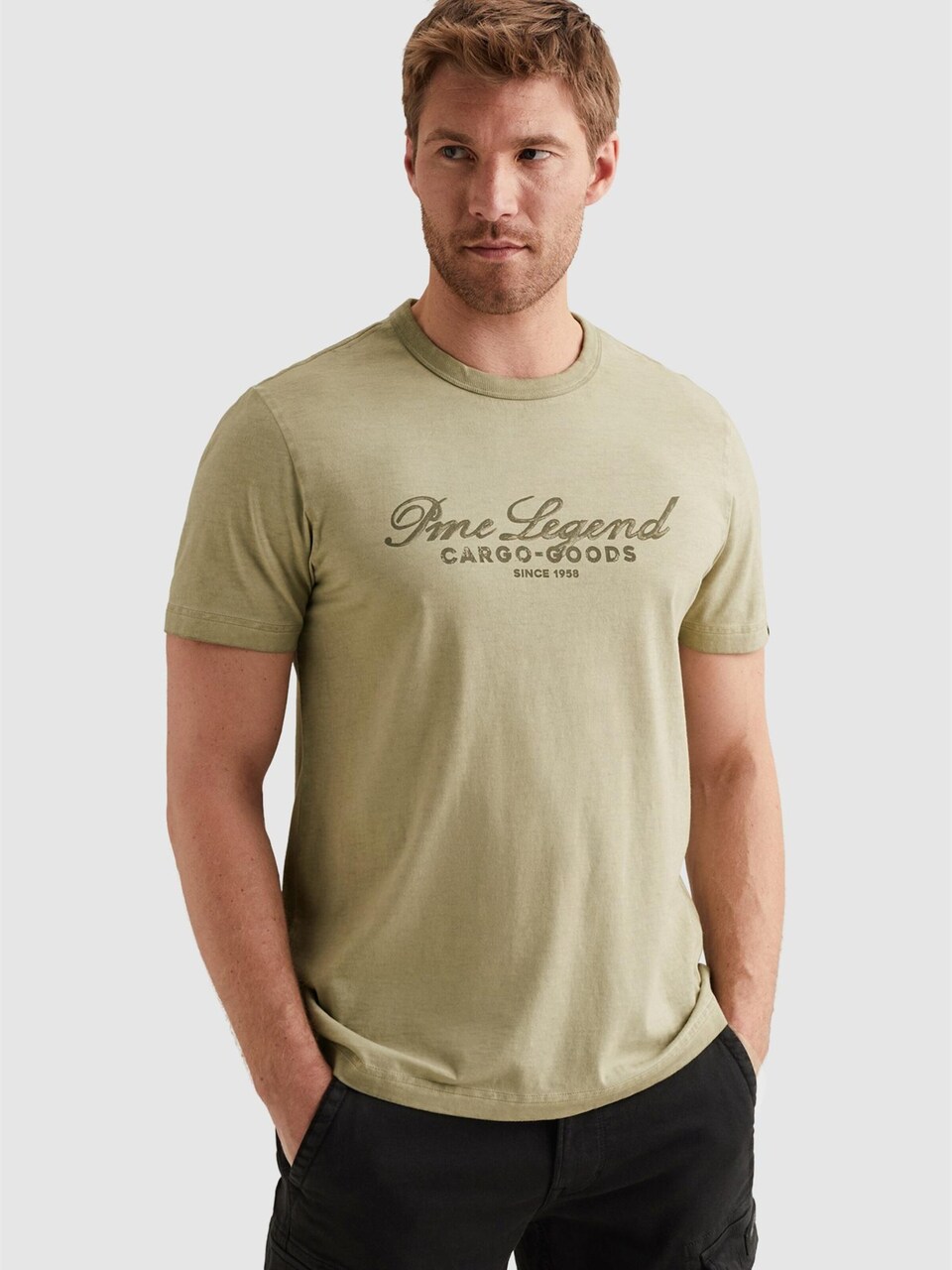 T-shirt 'T-shirt in jersey with rugged artwork on the chest'