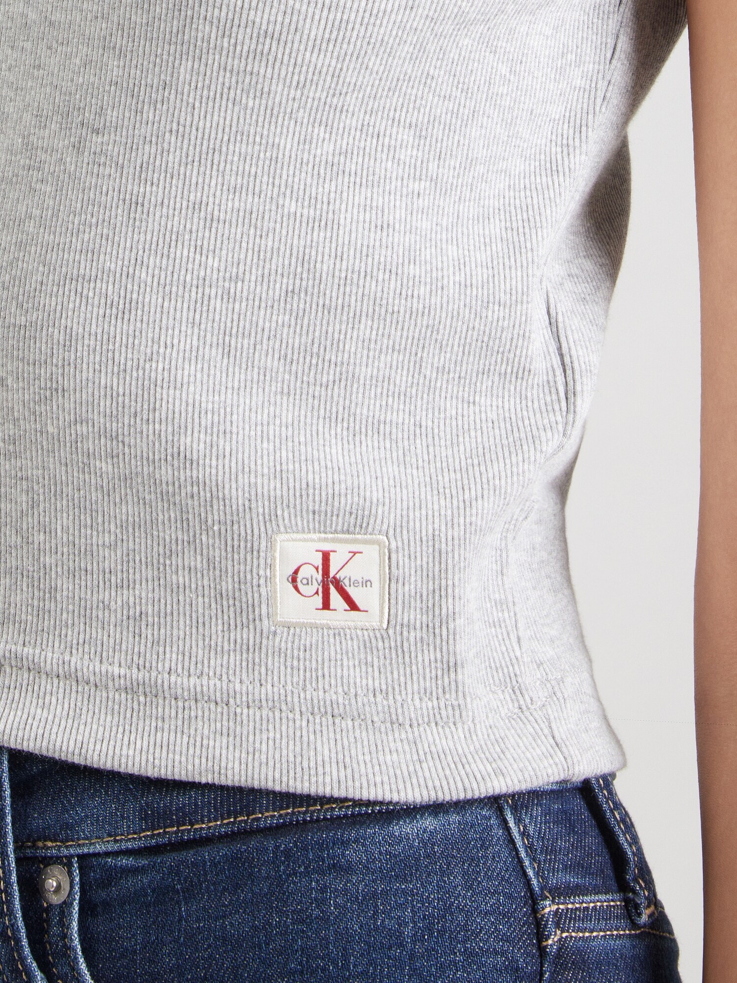Calvin Klein Jeans Tričko svetlosivá (obrázok 5)