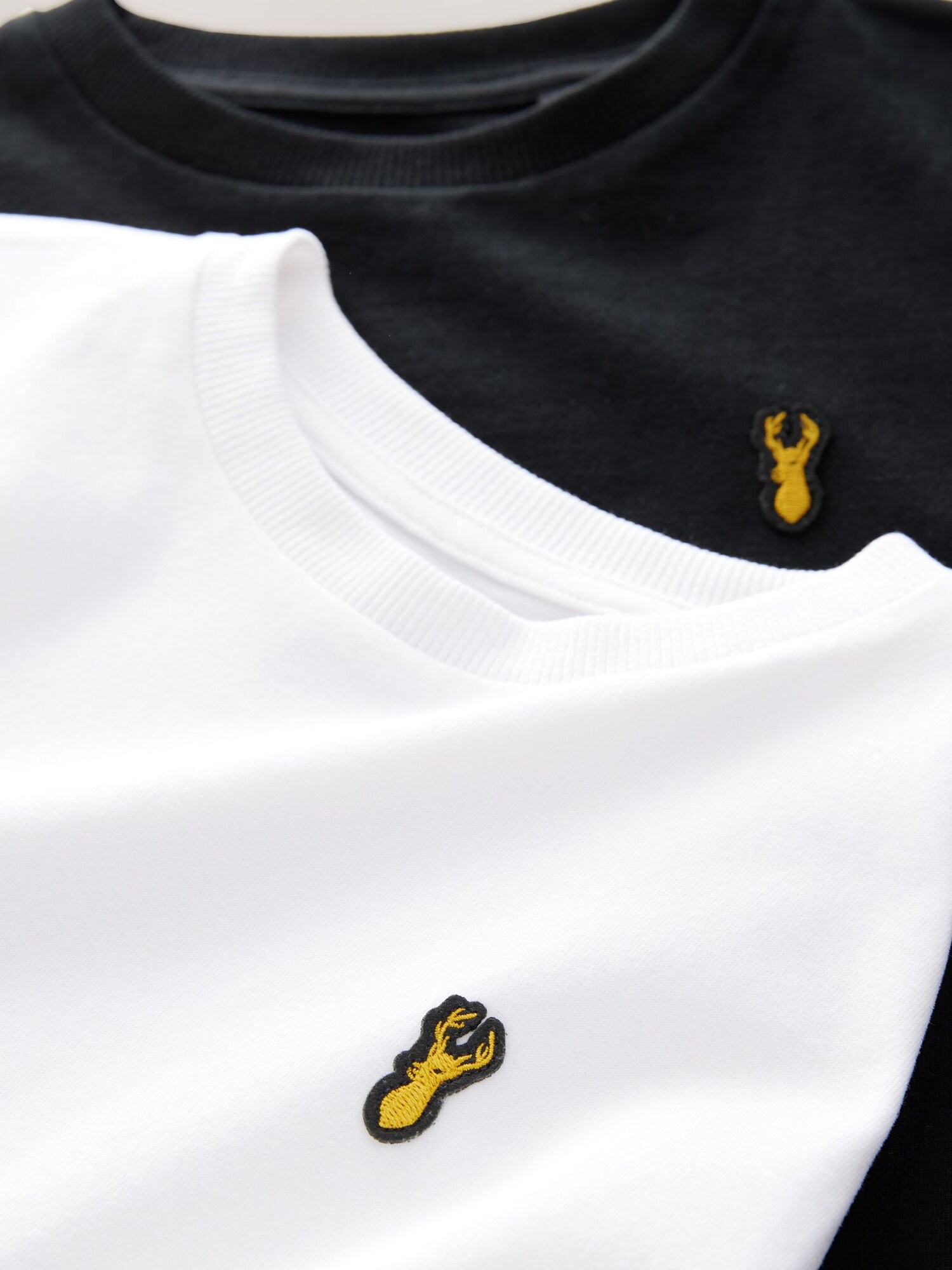 Thumbnail - T-Shirt