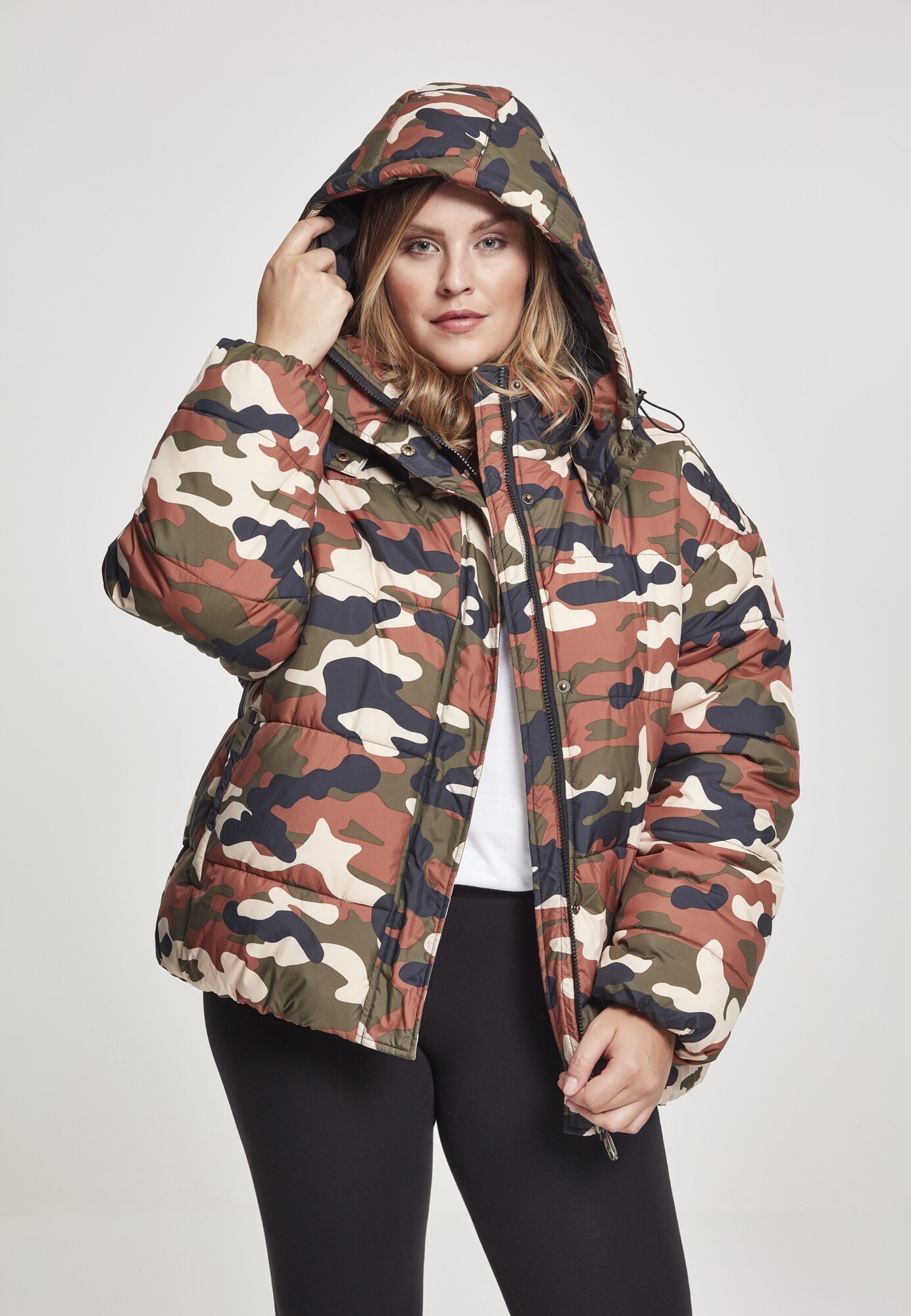 Urban Classics Zimná bunda ' Boyfriend Camo' zmiešané farby (obrázok 6)