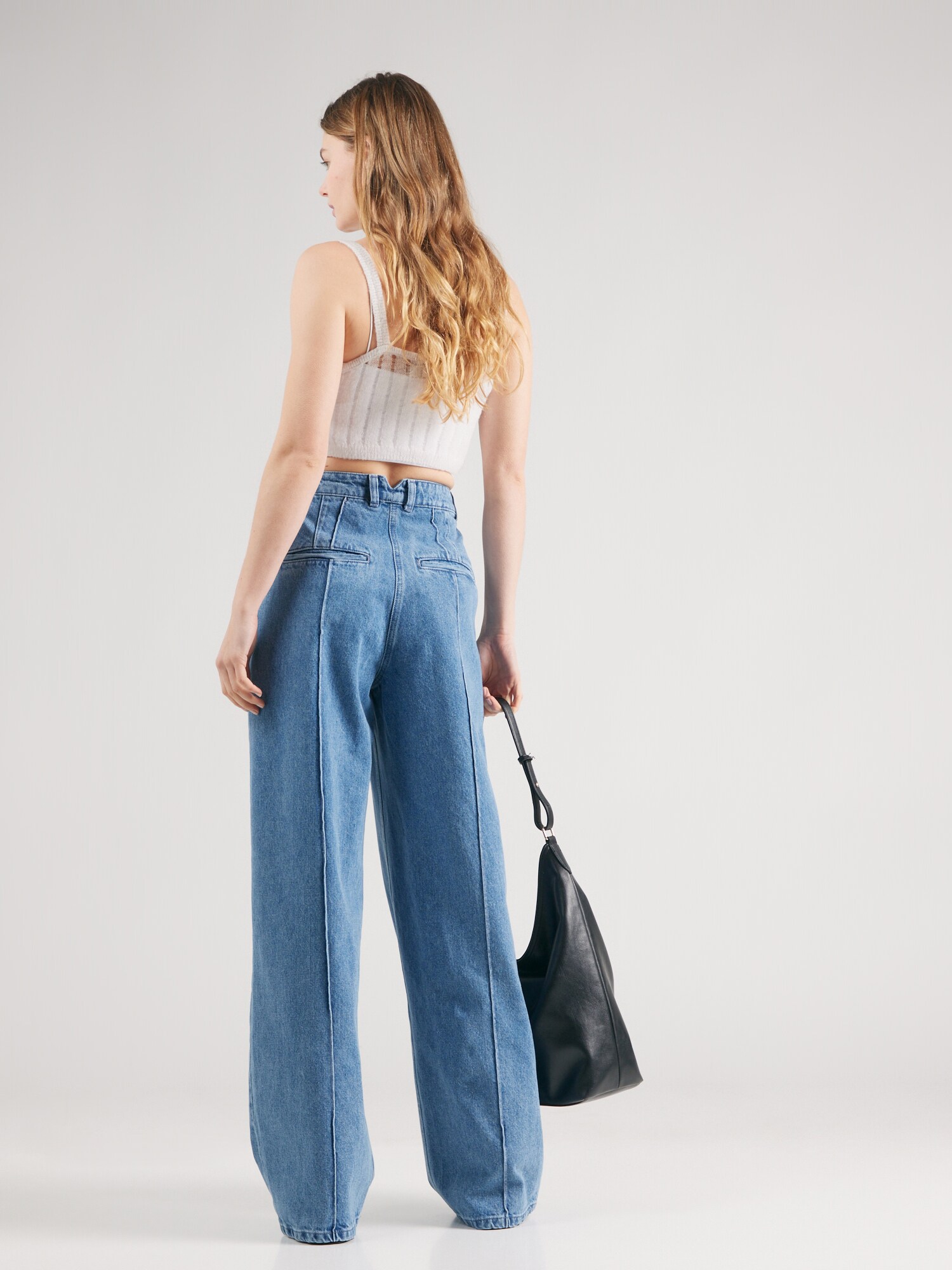 REMAIN Džínsy 'Cocoon'  modrá denim (obrázok 3)