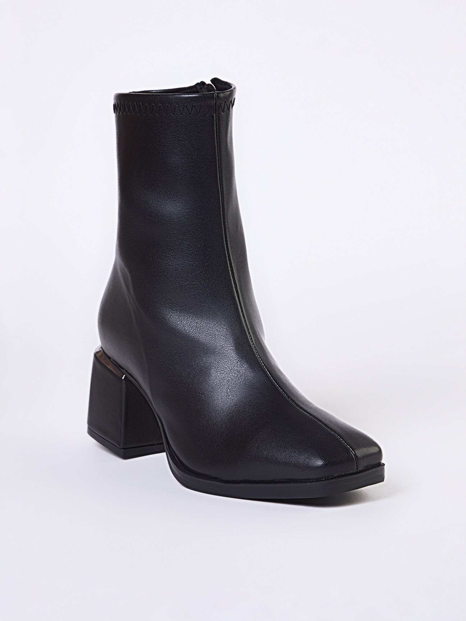 Trendyol Botine  negru