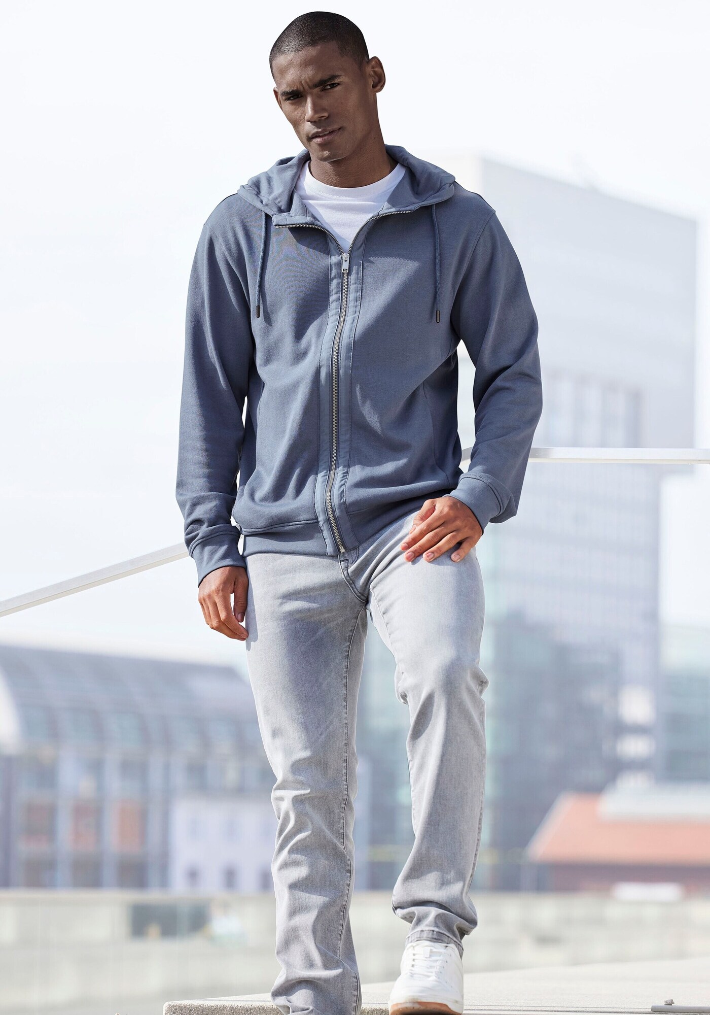 Authentic Le Jogger Tréning dzseki  galambkék termék 2. képe