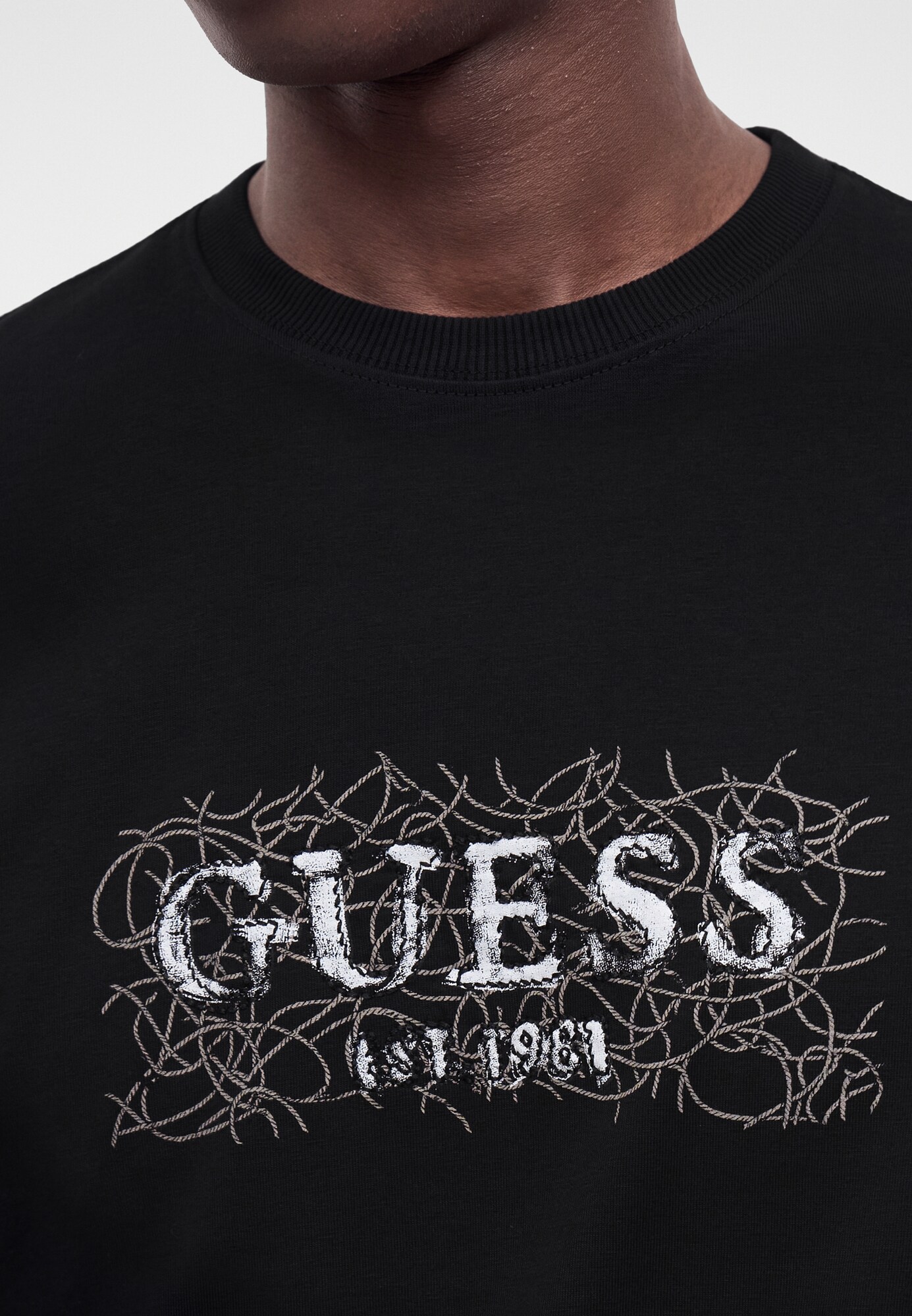 GUESS Camiseta gris / negro / blanco – imagen 3