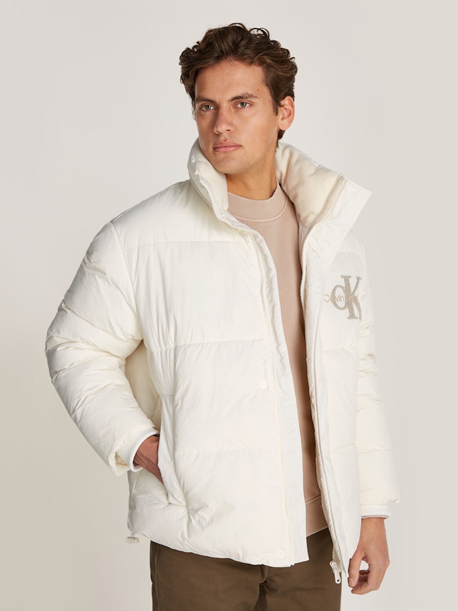 Calvin Klein Jeans Téli dzseki 'Chenille'  bézs / természetes fehér termék 2. képe