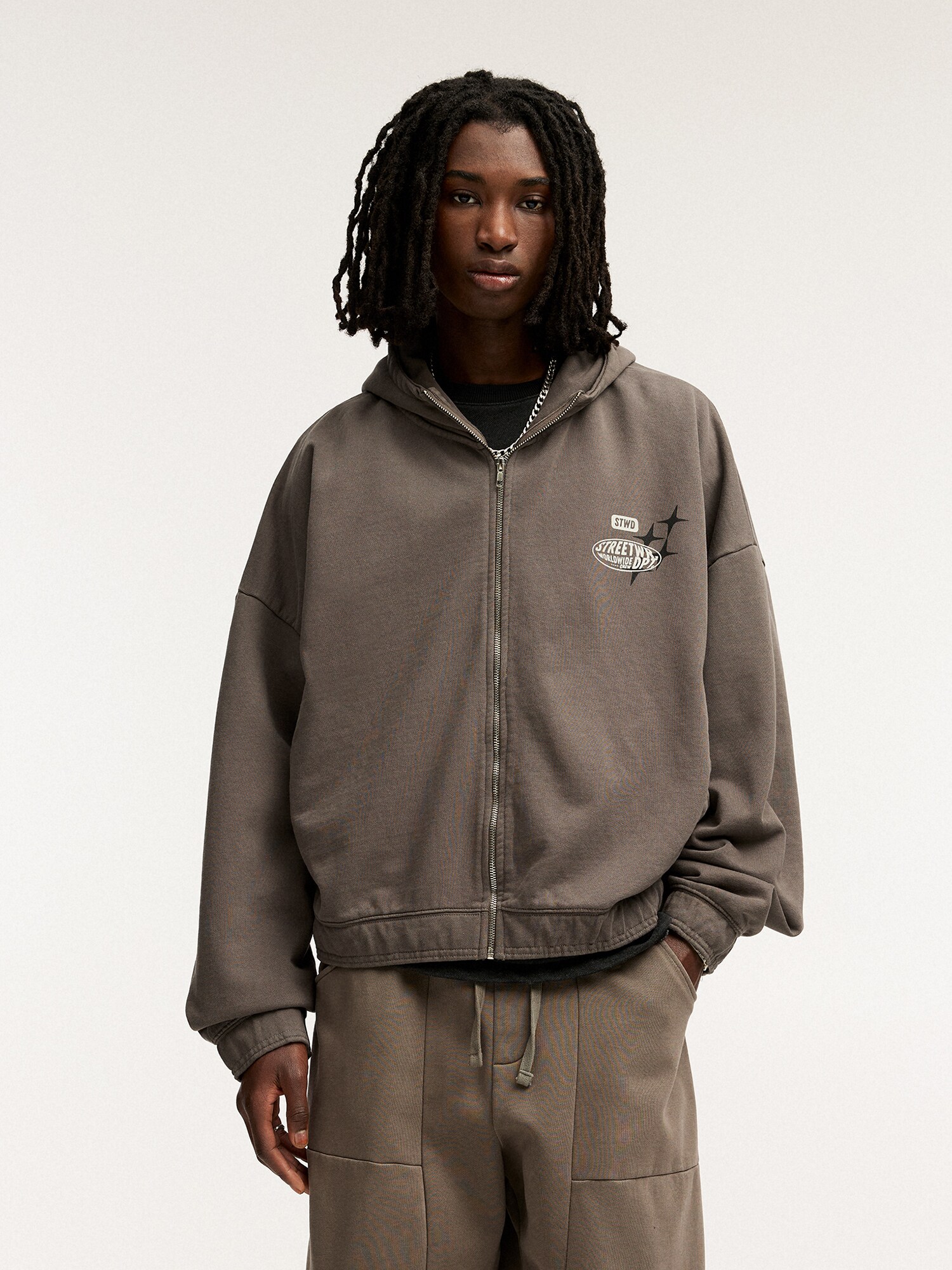 Pull&Bear Tréning dzseki  taupe / fekete / fehér termék 2. képe