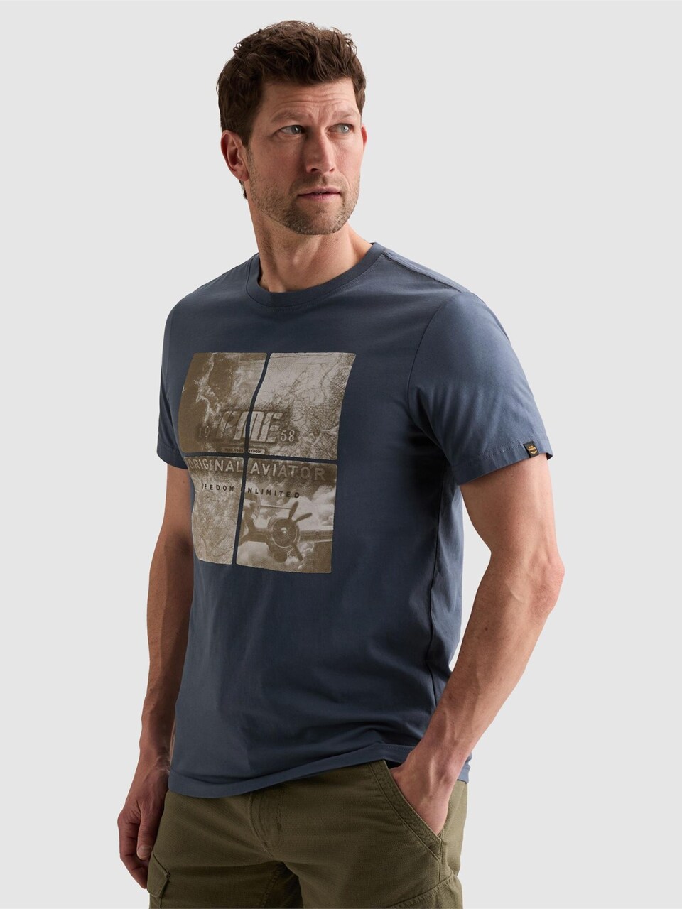 T-shirt 'T-shirt with large artwork on the chest'