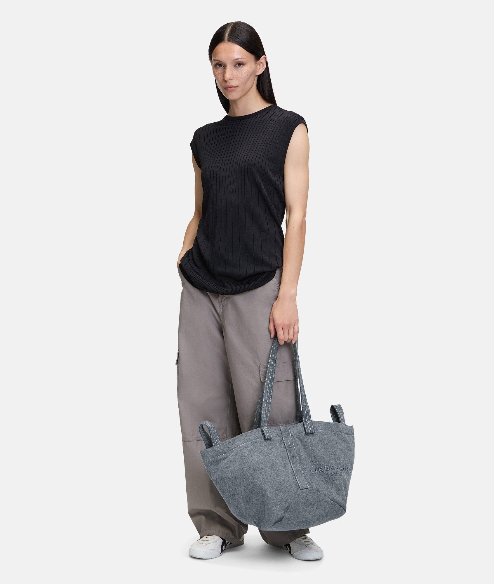 Liebeskind Berlin Shopper táska  kék farmer termék 2. képe
