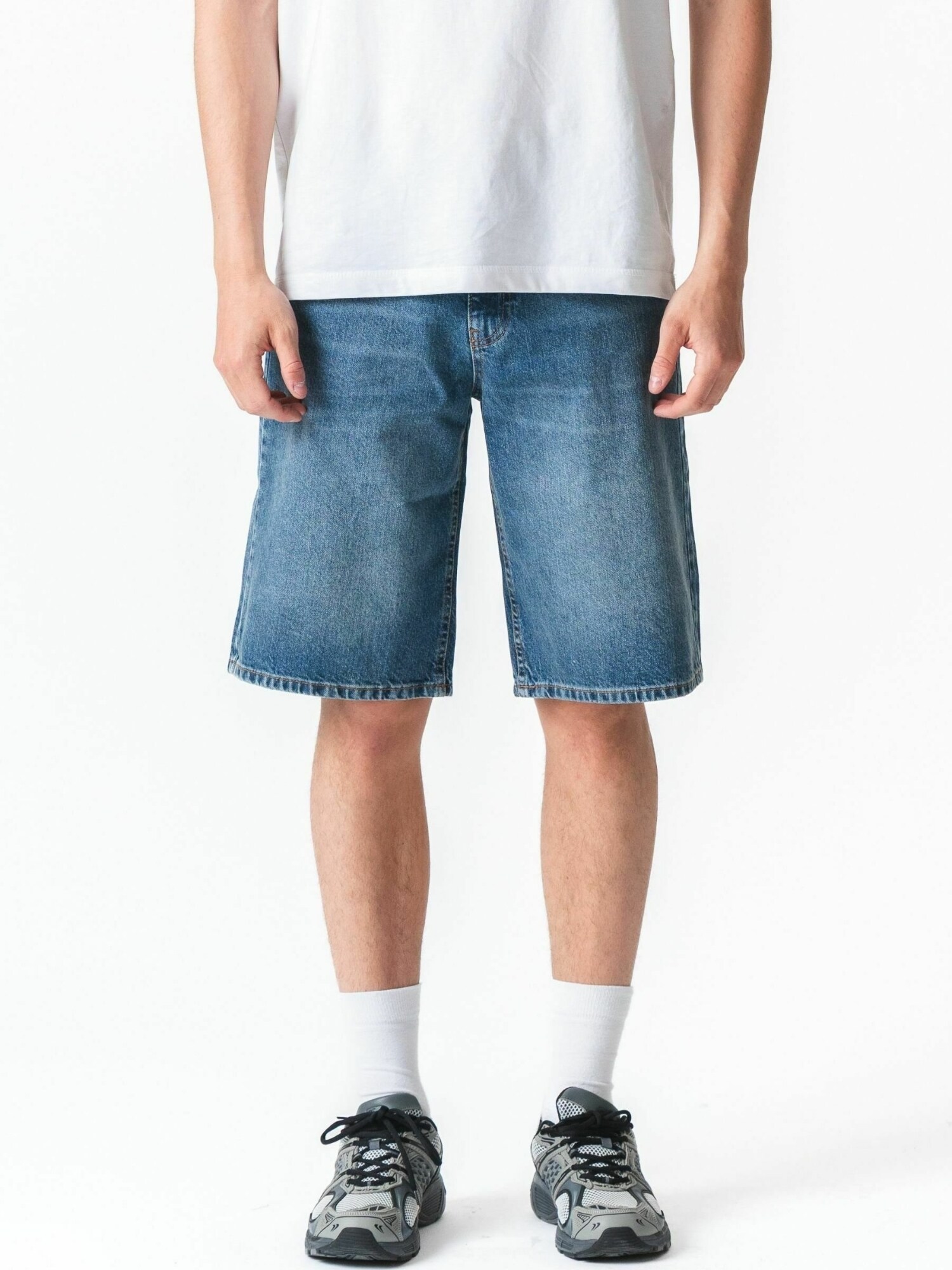 TEESHOPPEN Pantaloni ' Denim shorts '  albastru amestec