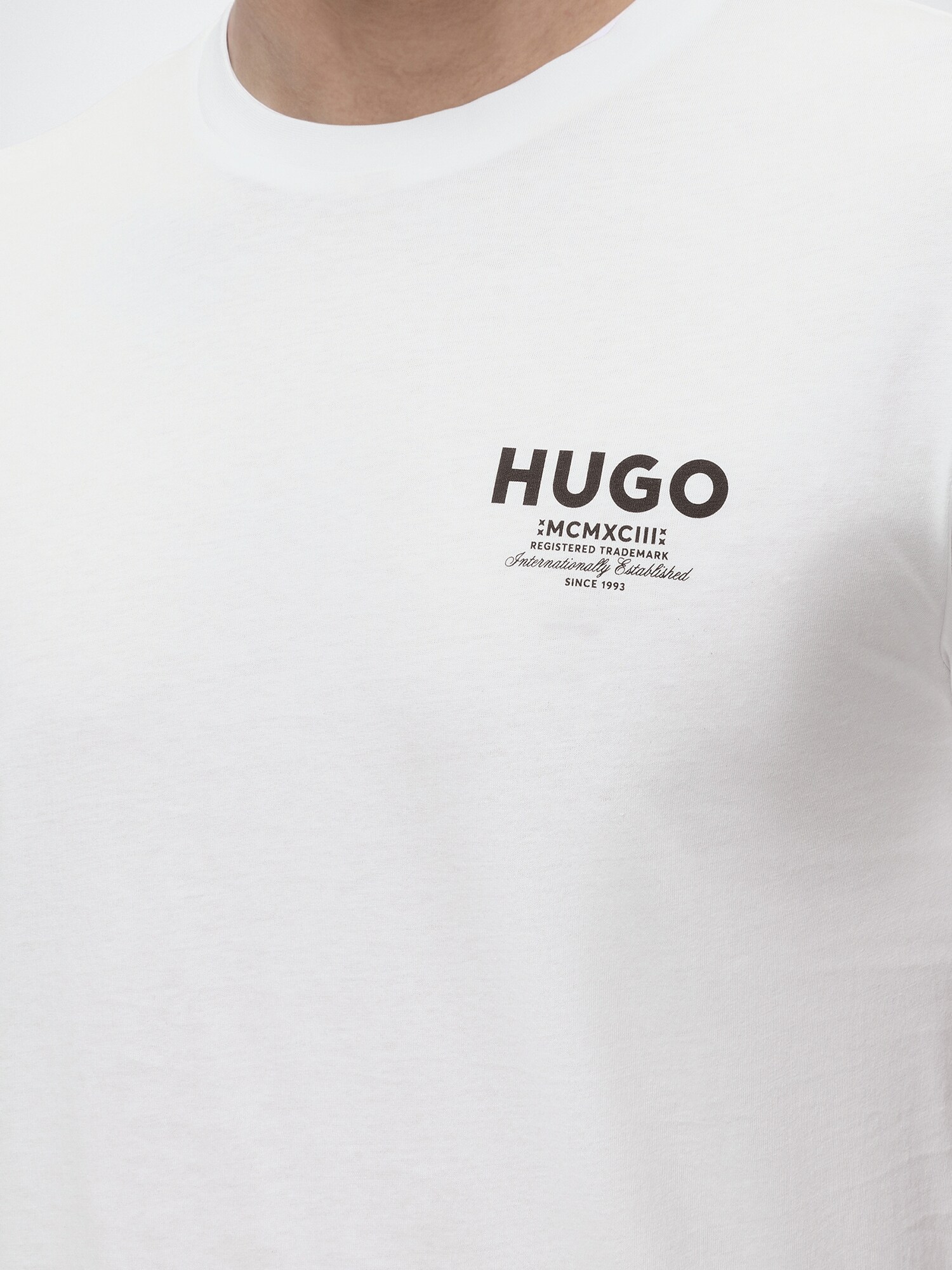 HUGO Camiseta 'Nesptee' negro / blanco – imagen 3