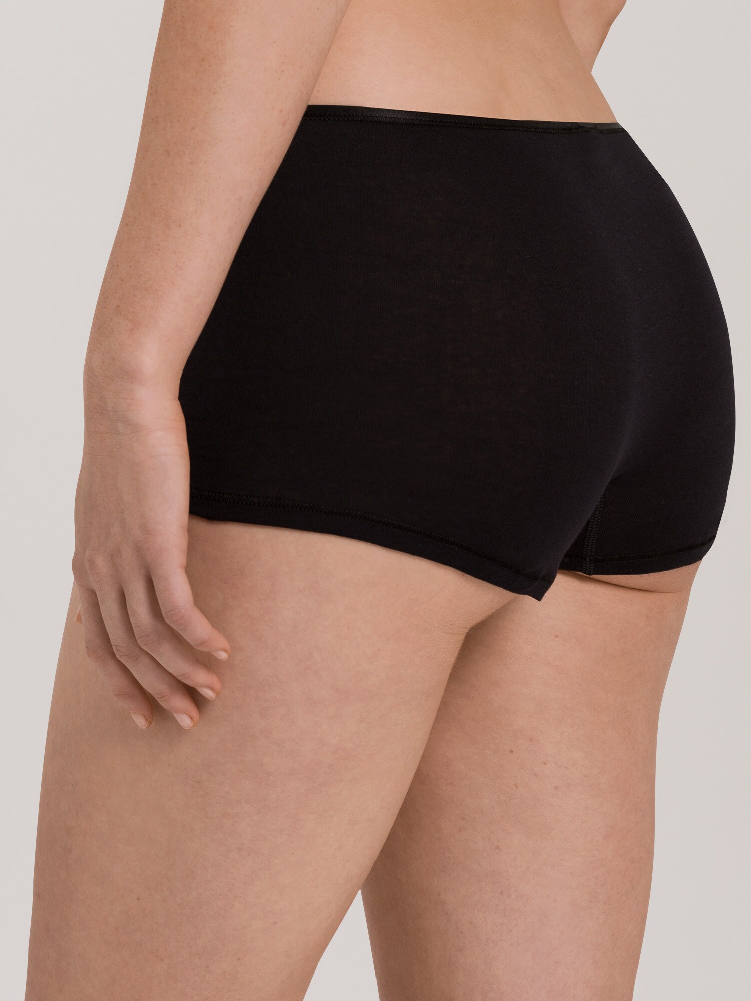 Thumbnail - Hanro Shortleg Pants  Cotton Seamless