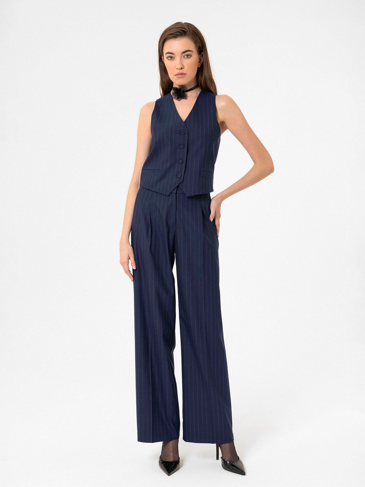 Thumbnail - Antioch Weste Alessia