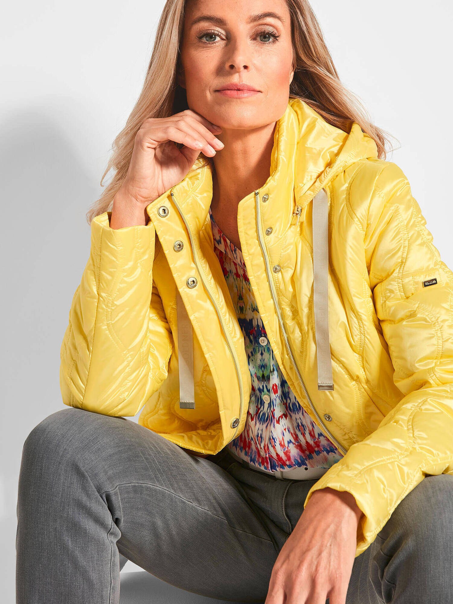 Thumbnail - Goldner Jacke