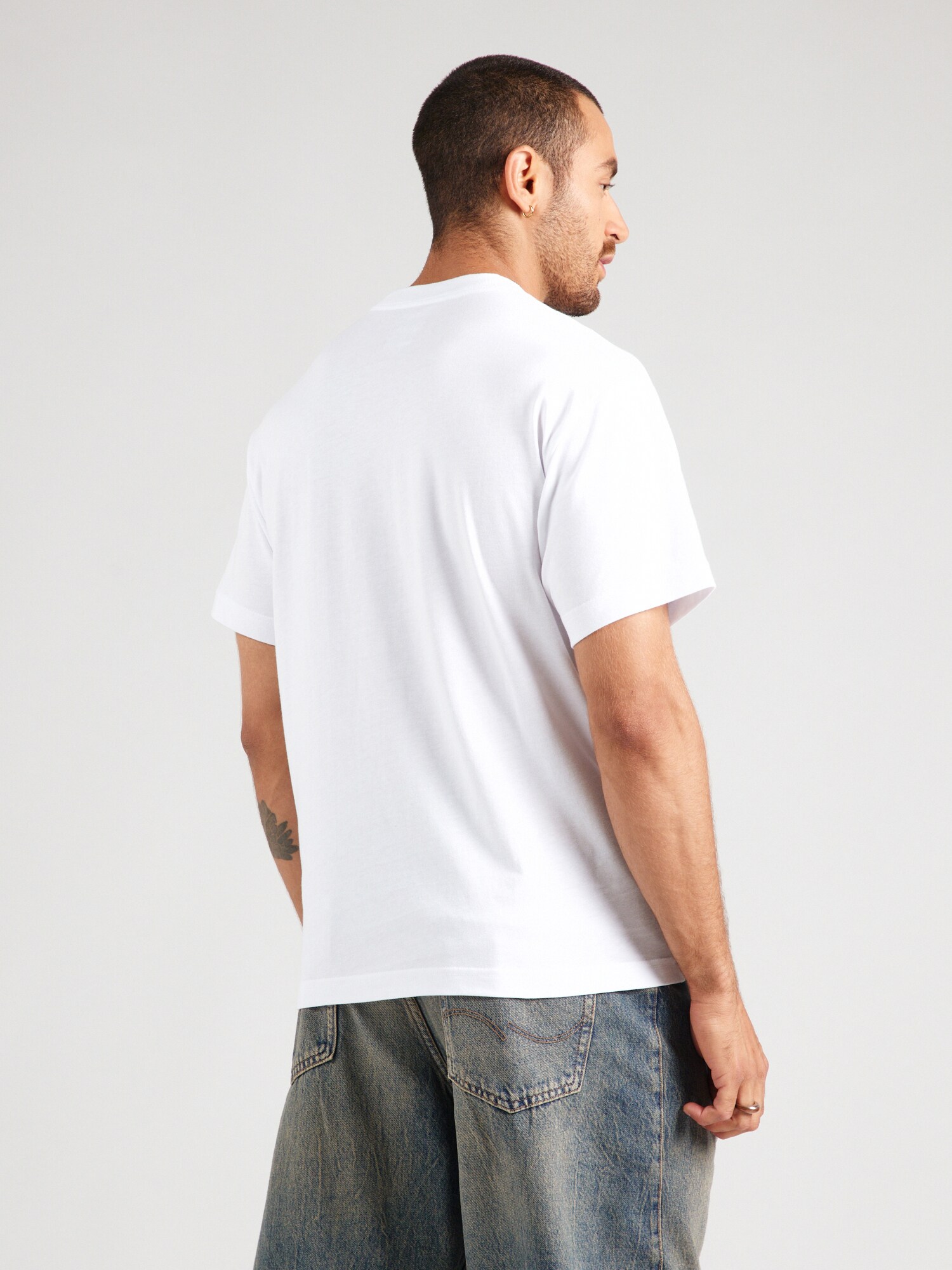 Thumbnail - T-Shirt