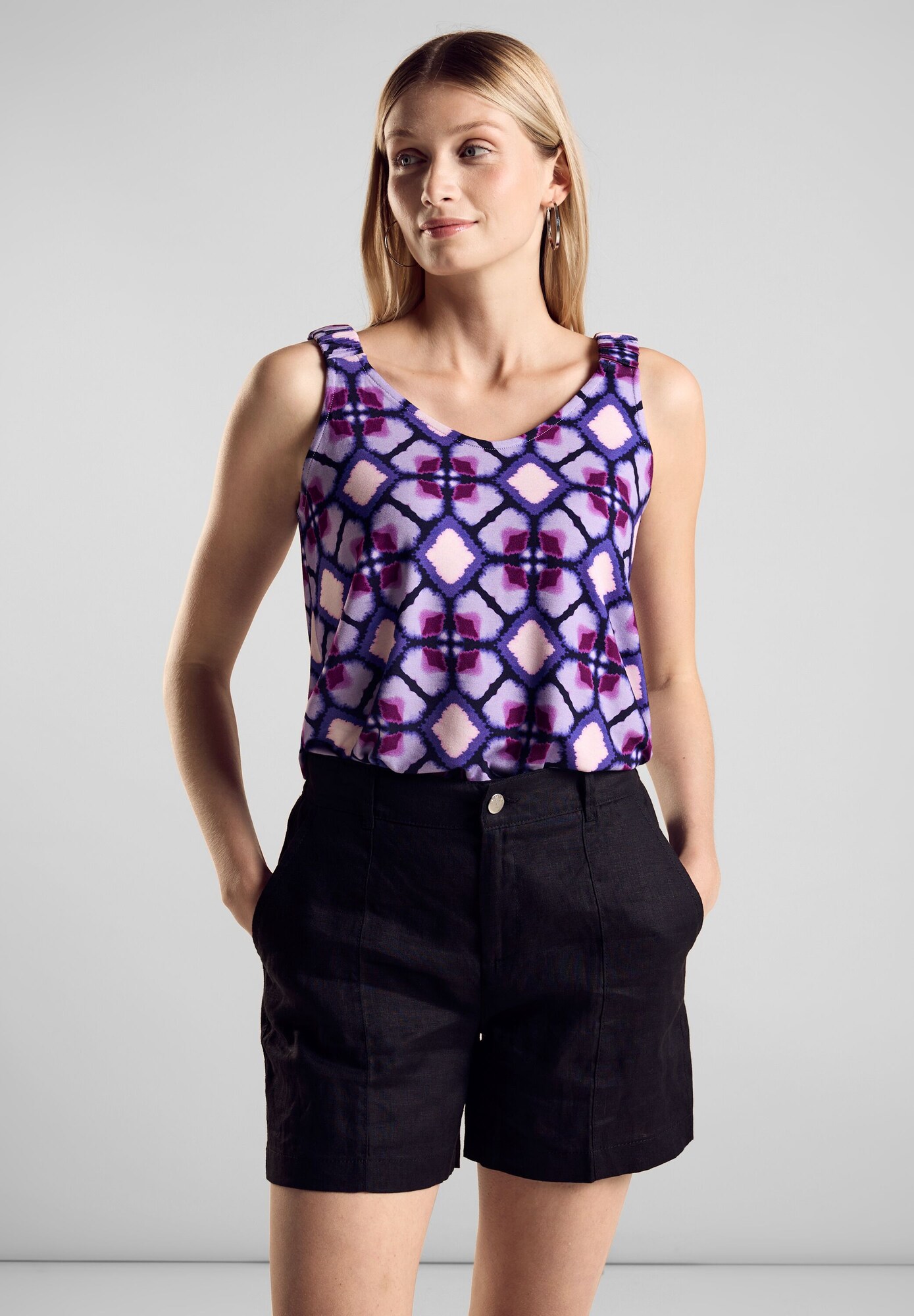 Thumbnail - STREET ONE Top