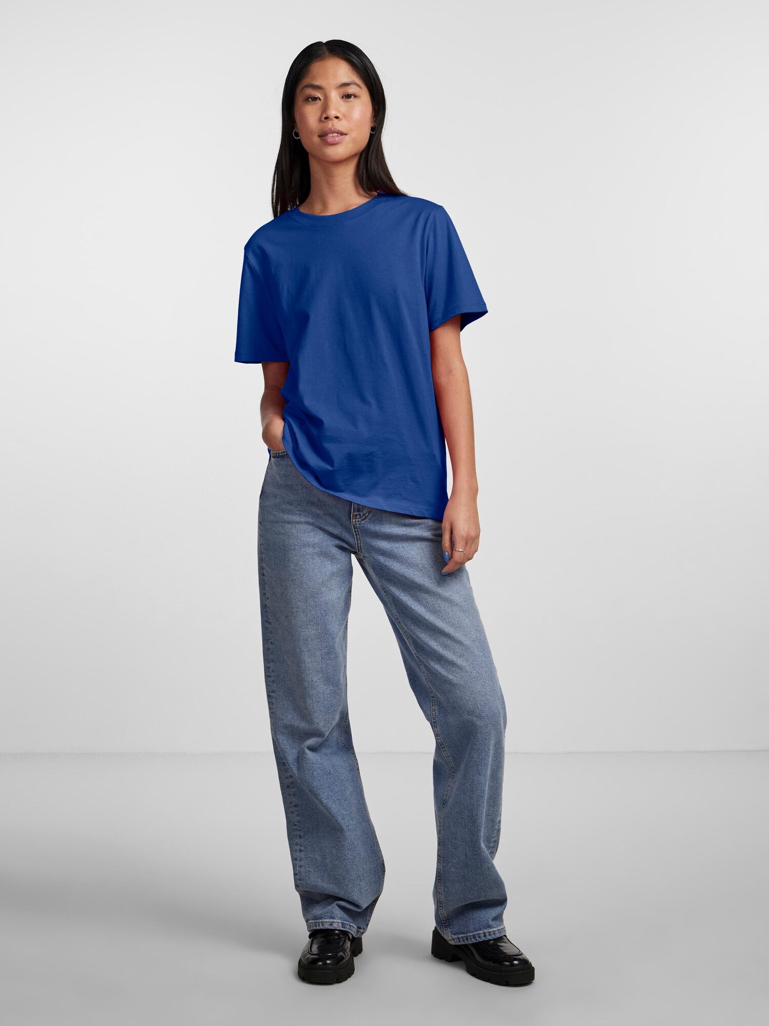 Thumbnail - Shirt 'RIA'