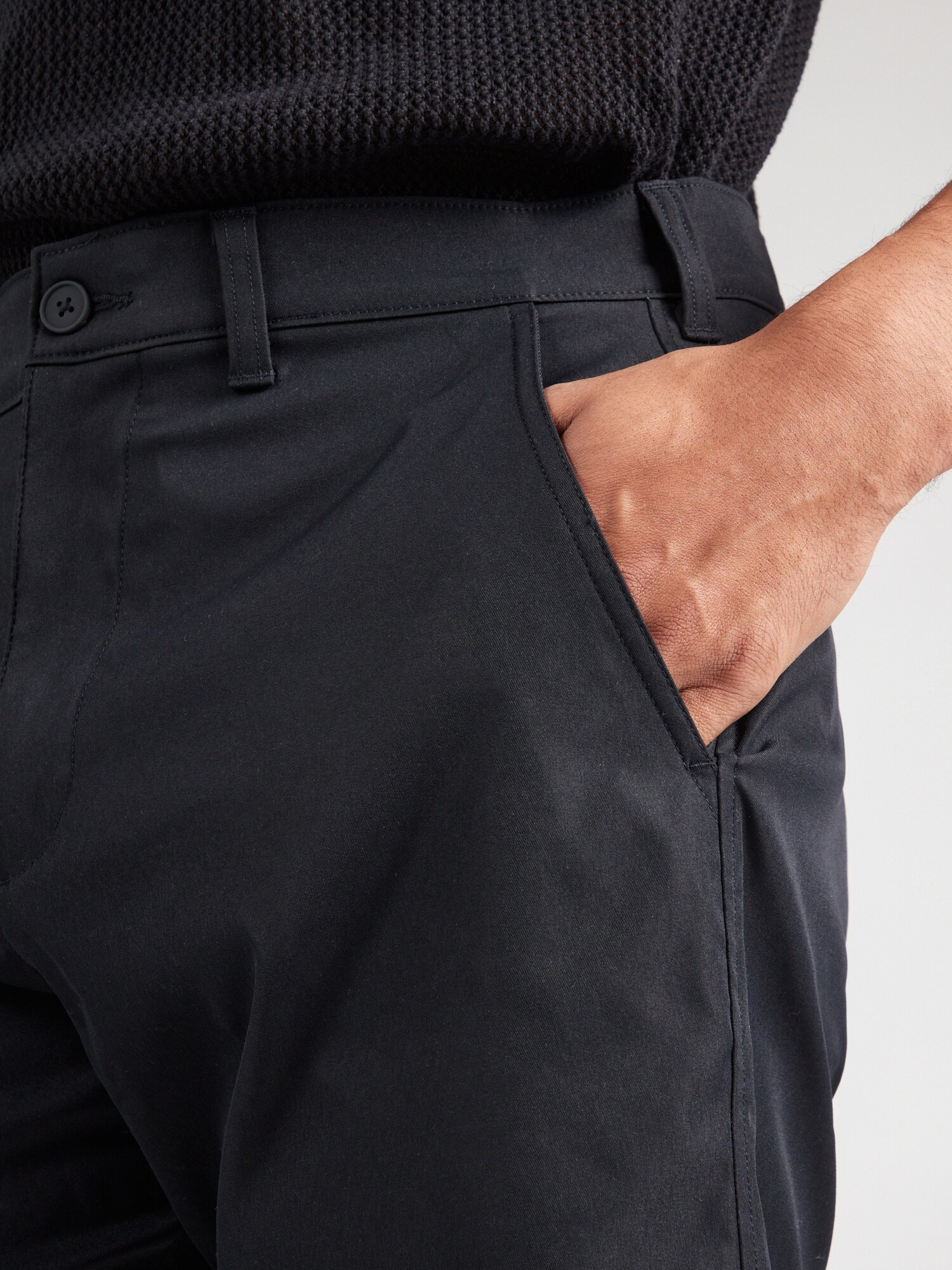 Abercrombie & Fitch Chino nohavice čierna (obrázok 5)