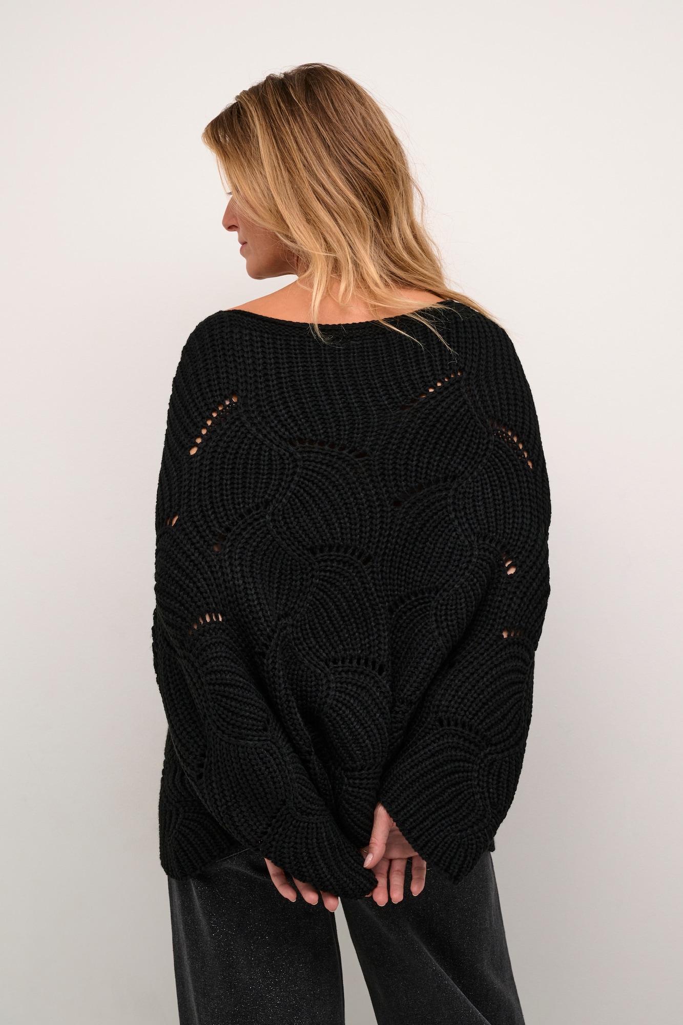 Thumbnail - Cream Poncho CR Mistletoe