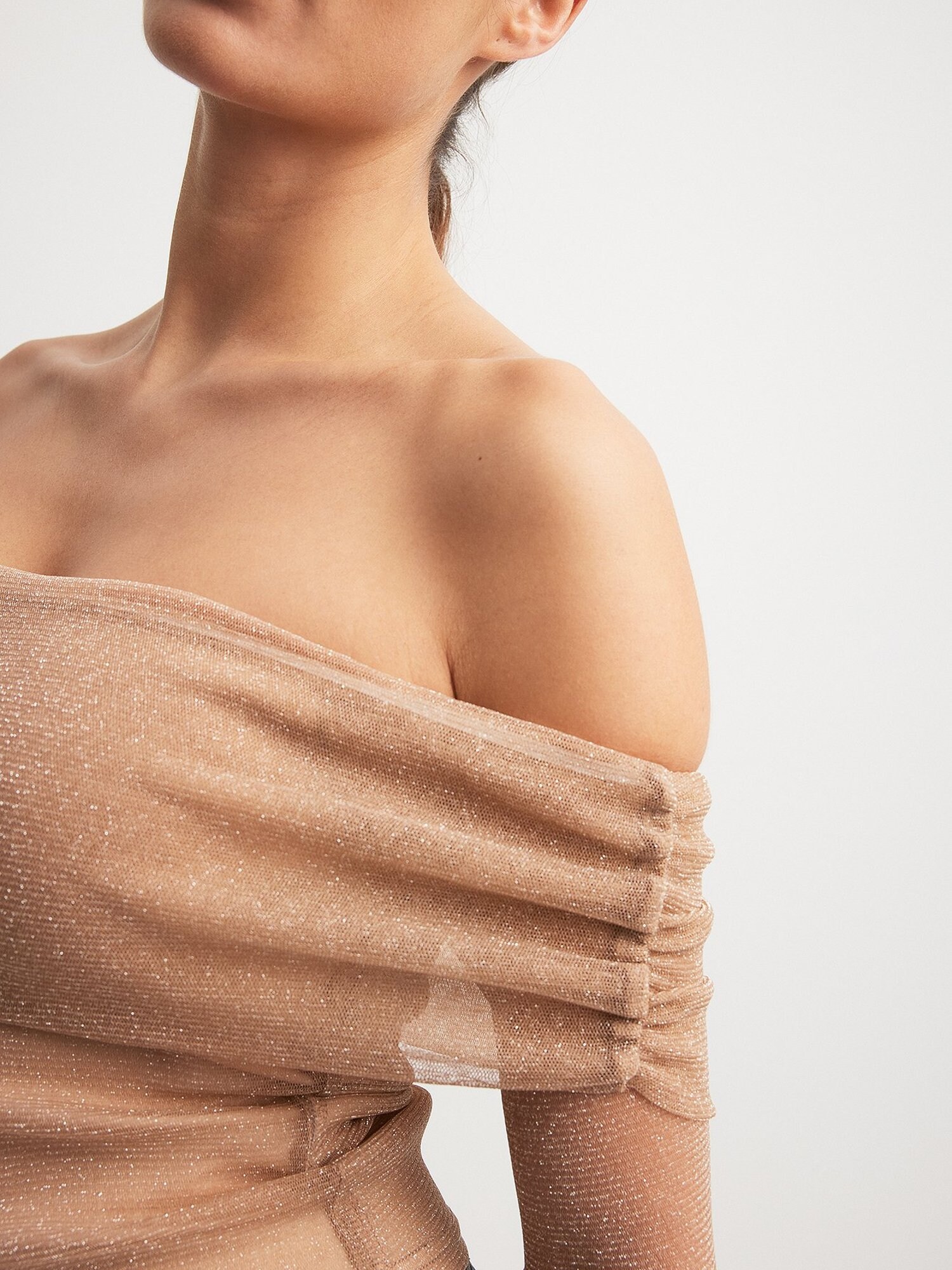 Thumbnail - NA-KD Oberteile Schulterfreies Netz-Top mit Glitzer NA-KD