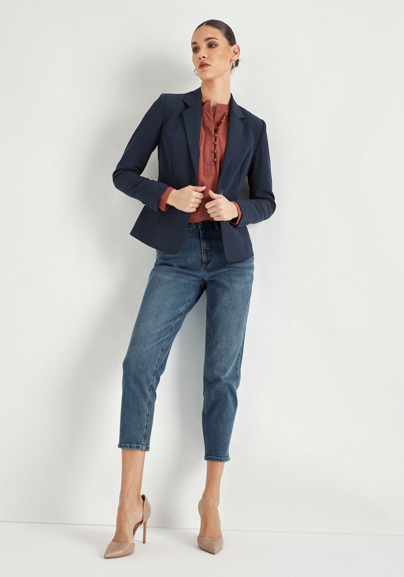 Thumbnail - Blazer