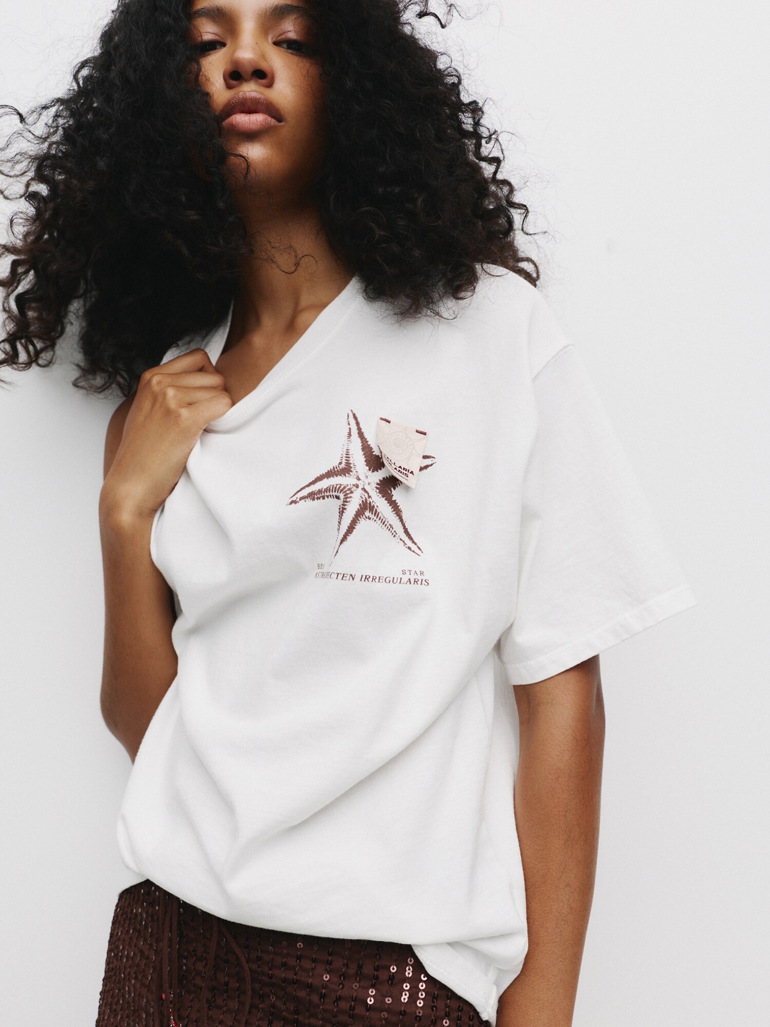 Pull&Bear Póló  ekrü / gesztenyebarna / fehér termék 2. képe