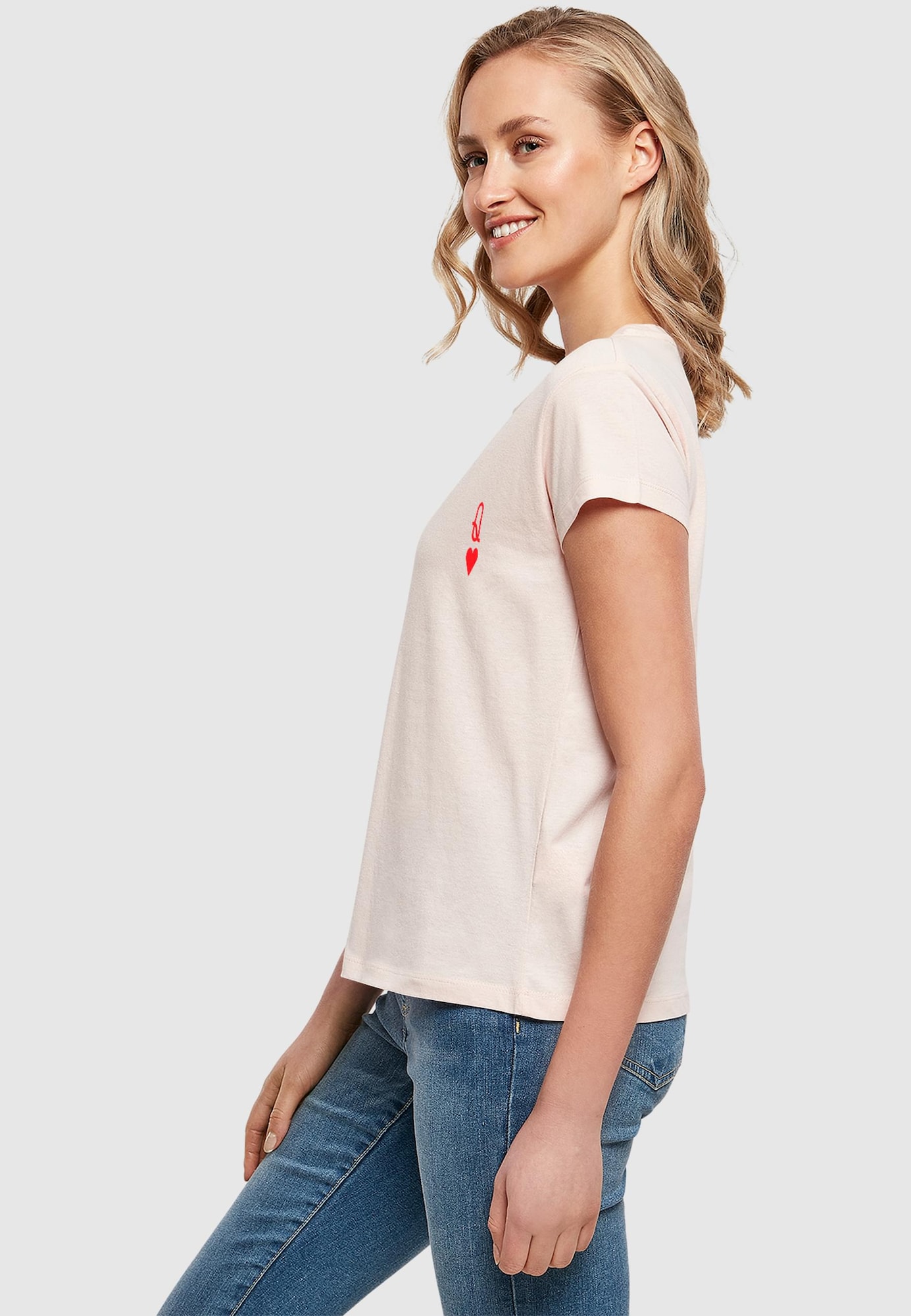 Thumbnail - T-Shirt 'Hugs & Love - Queen of Hearts'