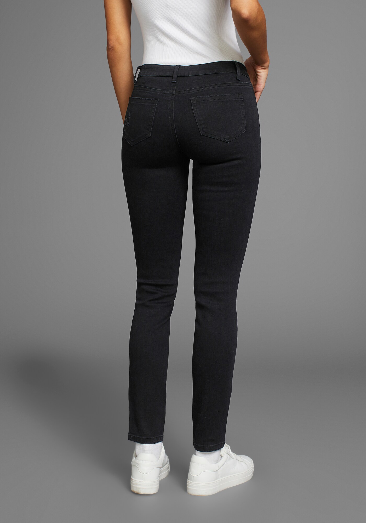 Thumbnail - Jeans