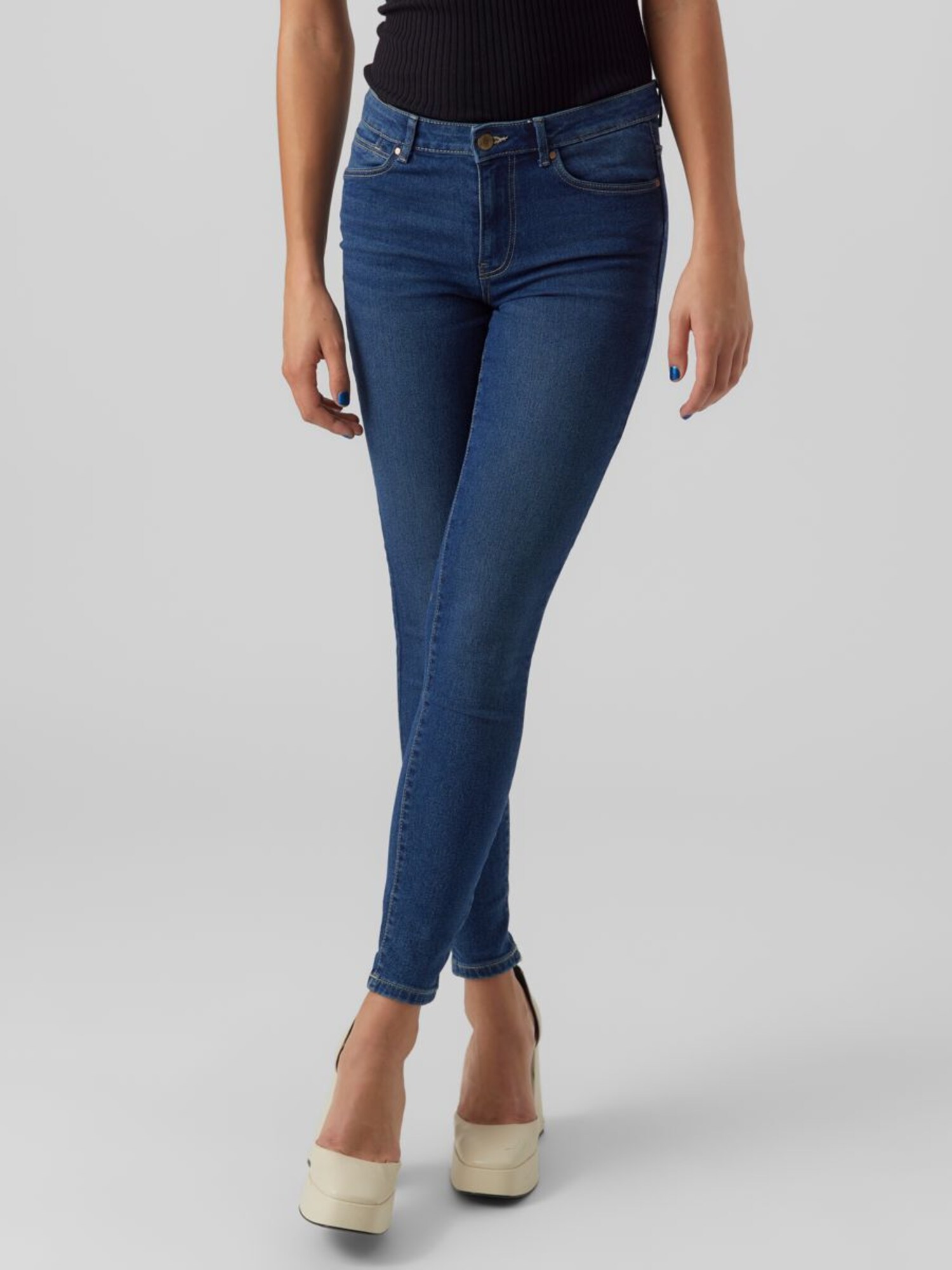 VERO MODA Džínsy 'June' námornícka modrá (obrázok 3)