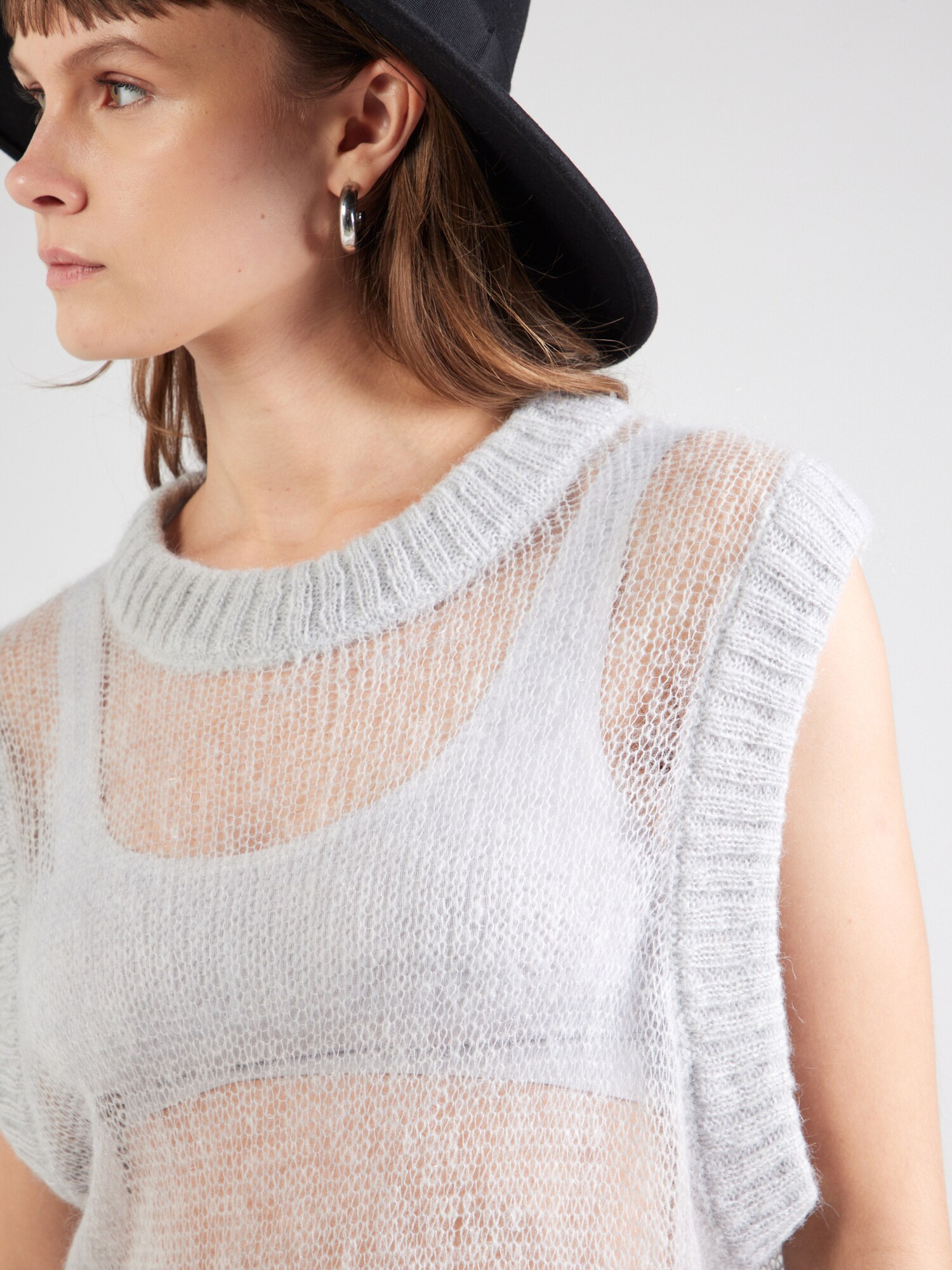 TOPSHOP Vyšívaný top svetlosivá (obrázok 5)