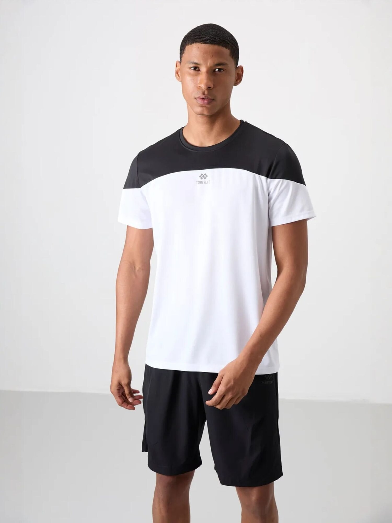 Tommy Life Majica 'T-Shirts' crna / bijela